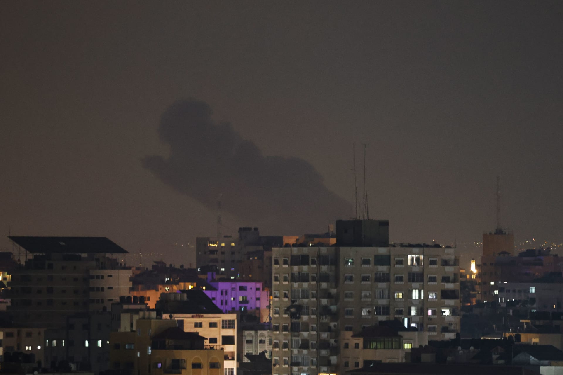 ردا على حماس.. الجيش الإسرائيلي يكشف مواقع استهدفها في قطاع غزة