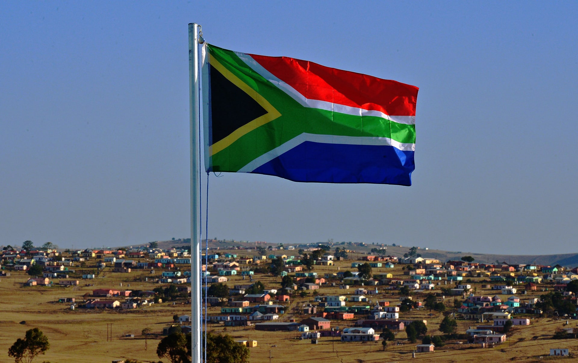  اعتقال مغتصب قاتل هرب من السجن في جنوب أفريقيا مُتهم بتزوير وفاته خارج البلاد