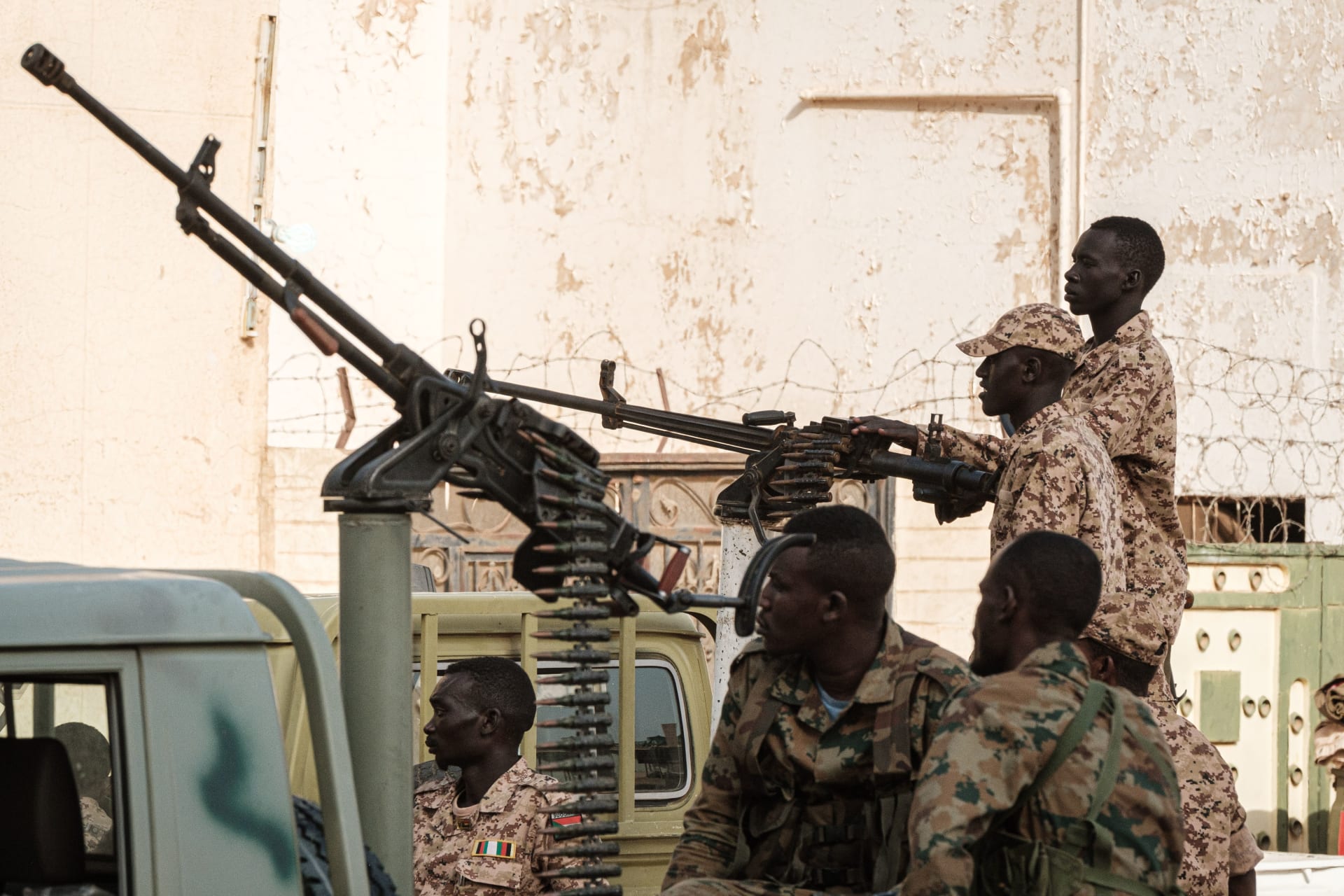 السودان.. قوات "الدعم السريع" تعلن استعدادها لـ"إعادة فتح المطارات جزئيا"