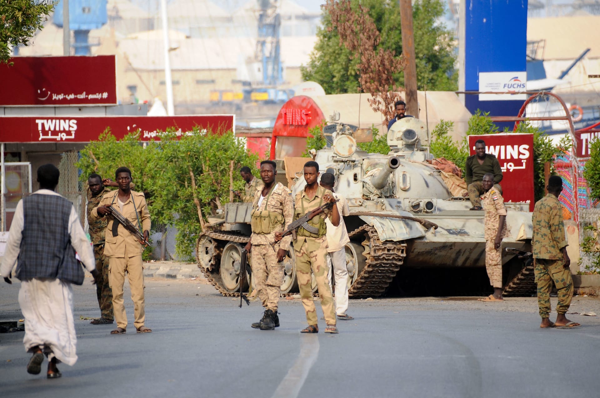 الجيش السوداني: تعرض البعثة القطرية لإجلاء الرعايا لـ"النهب"