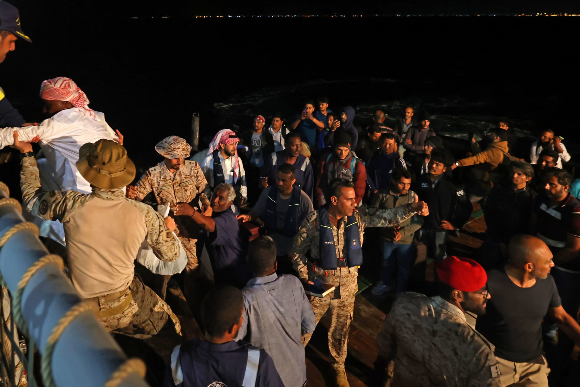 وصول 100أمريكي على متن سفينة إجلاء أمريكية من السودان إلى جدة
