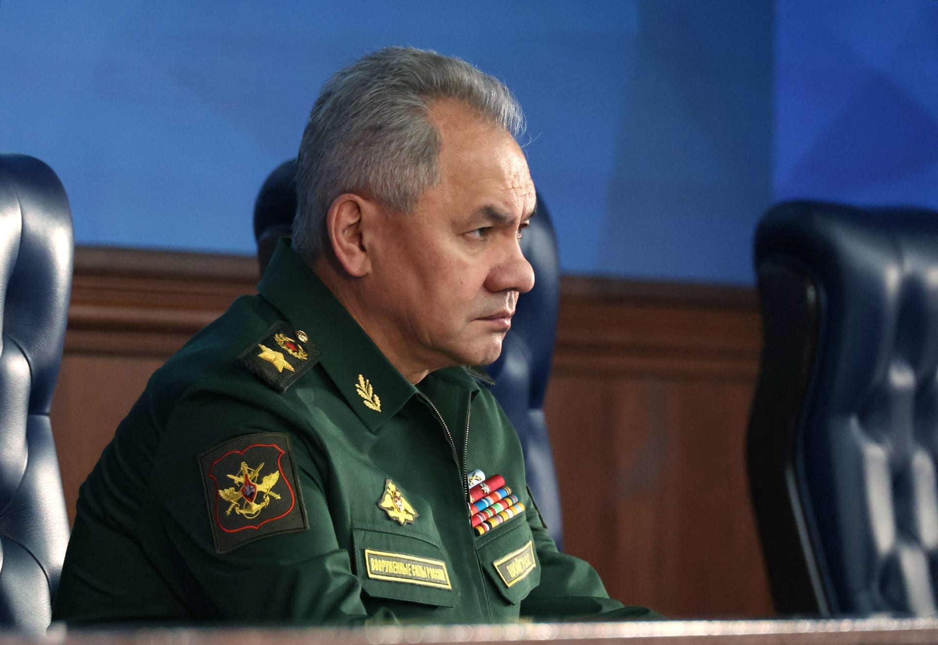 بعد انتقادات "طباخ بوتين".. وزير دفاع روسيا يوجه بتوفيرالإمدادات للقوات 