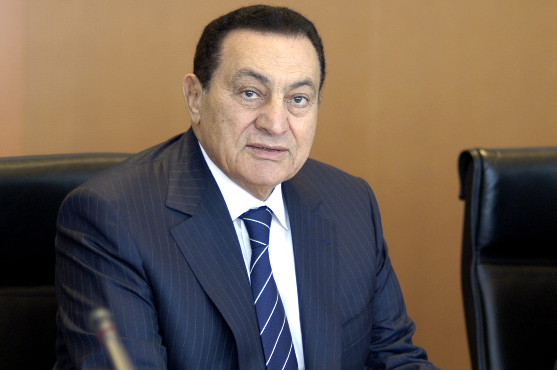 علاء مبارك يعيد نشر فيديو للرئيس الراحل يؤكد فيه دعمه لـ"غير القادرين والغلابة"
