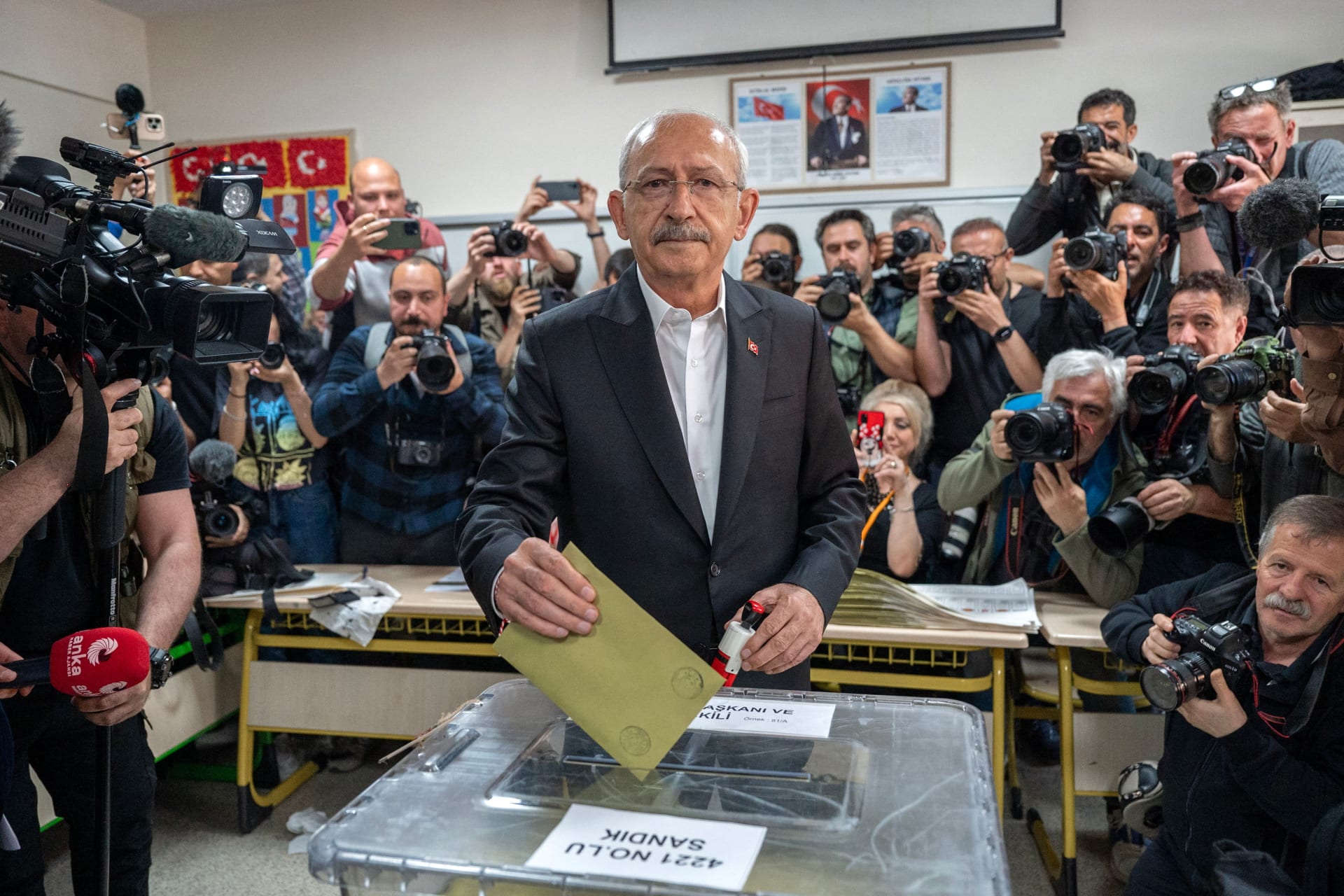 بالصور .. أردوغان وكيليجدار أوغلو يدليان بأصواتهما في الانتخابات التركية
