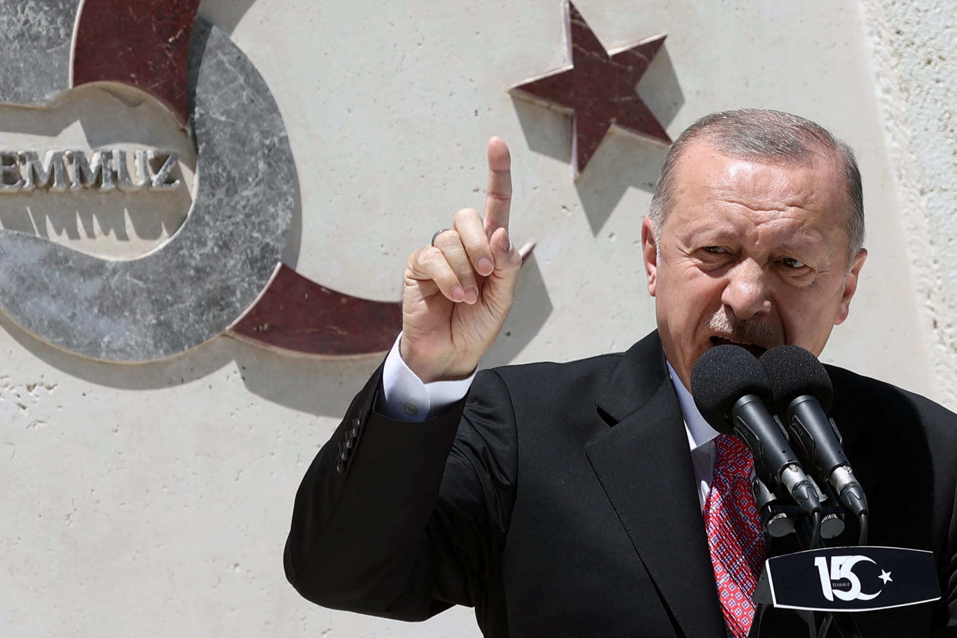 أردوغان يرد على إعلان مرشح المعارضة فوزه بالانتخابات