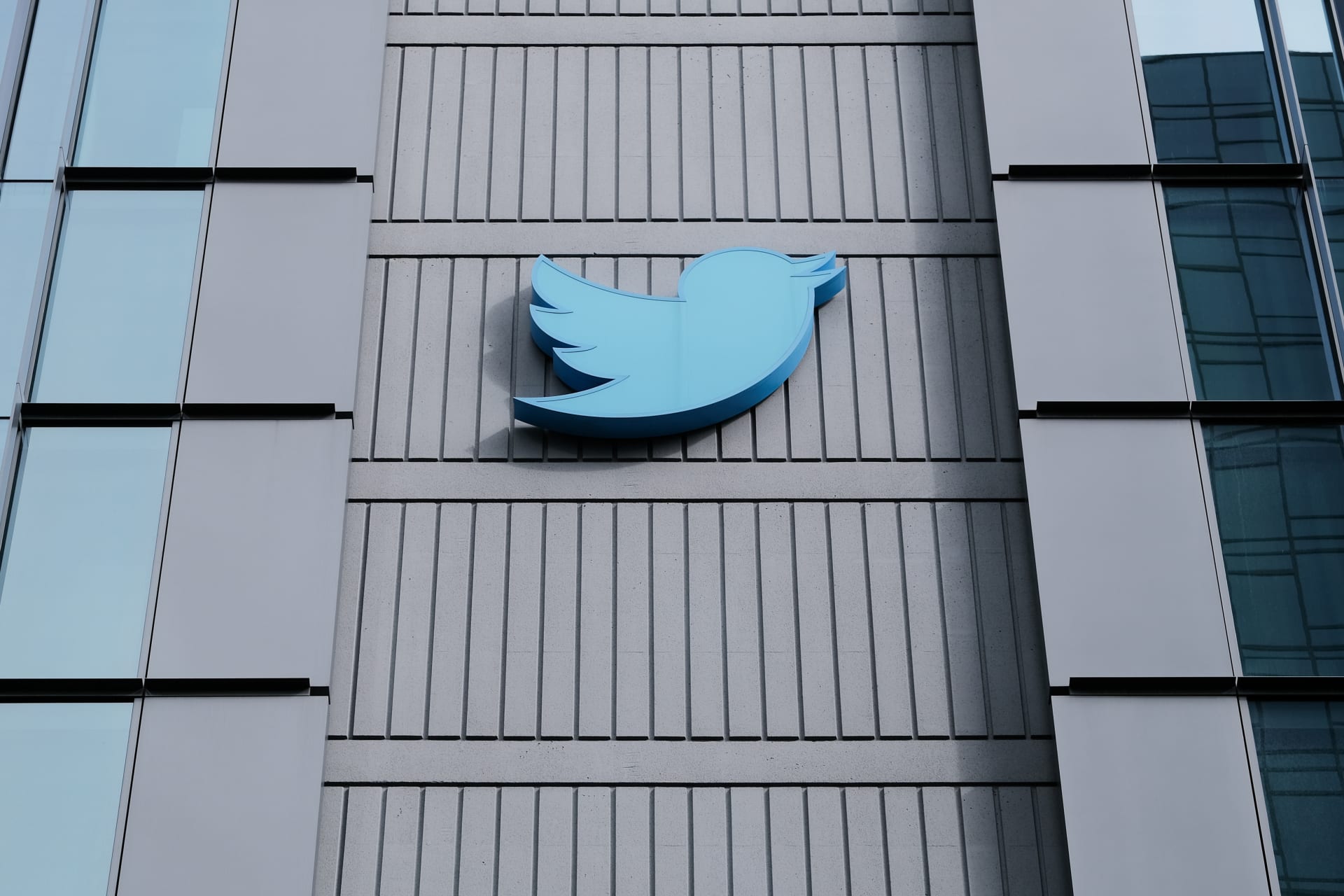 المحكمة العُليا تحمي تويتر من المسؤولية عن محتوى مرتبط بتنظيم داعش