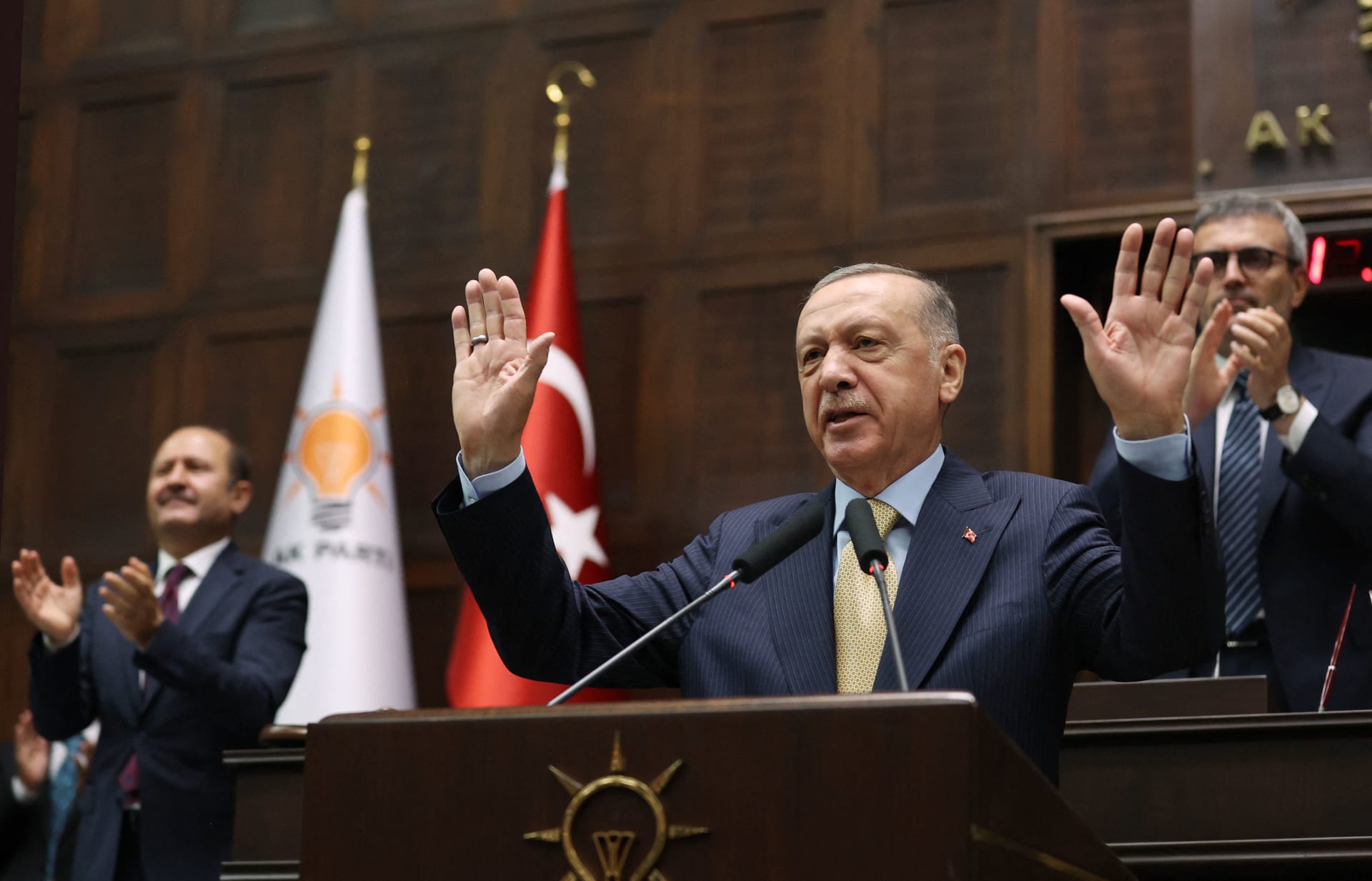 رئيس مجلس الانتخابات في تركيا يعلن فوز أردوغان في جولة الإعادة