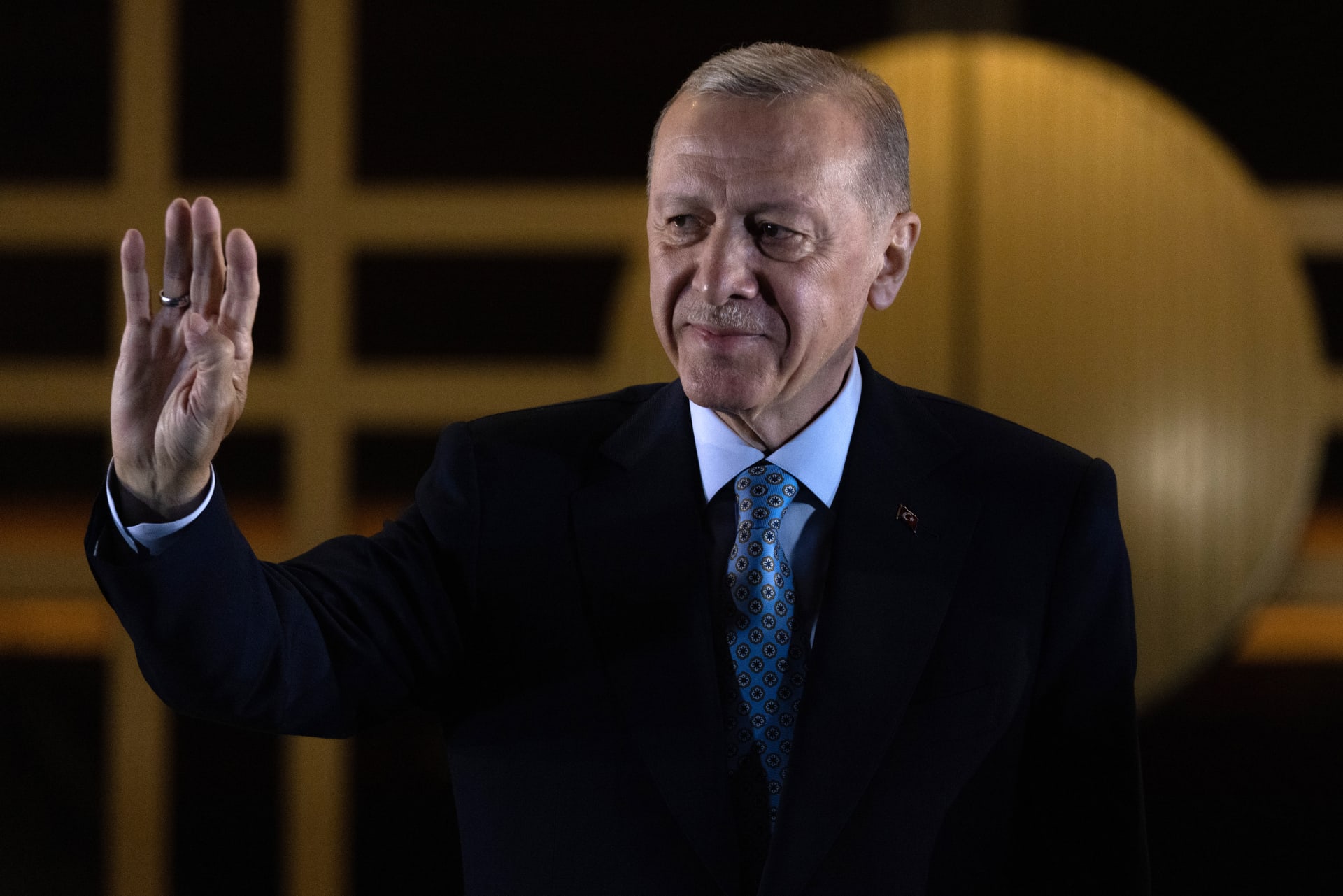 سجال بين أكاديمي إماراتي ومذيعة في "ألجزيرة" حول دلالات نسبة التصويت لأردوغان في انتخابات تركيا