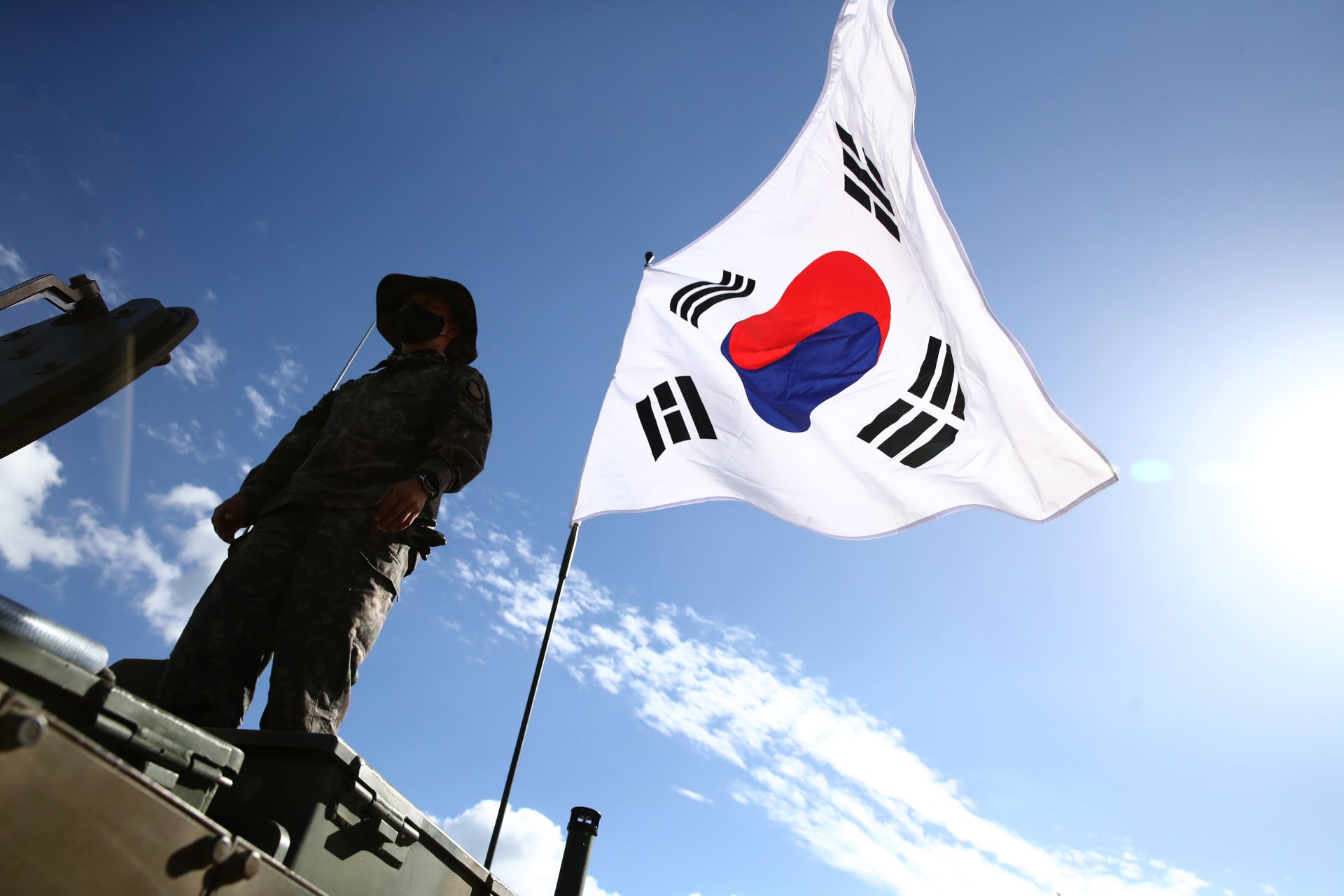 كوريا الجنوبية تعلن إطلاق بيونغ يانغ "صاروخا فضائيا"