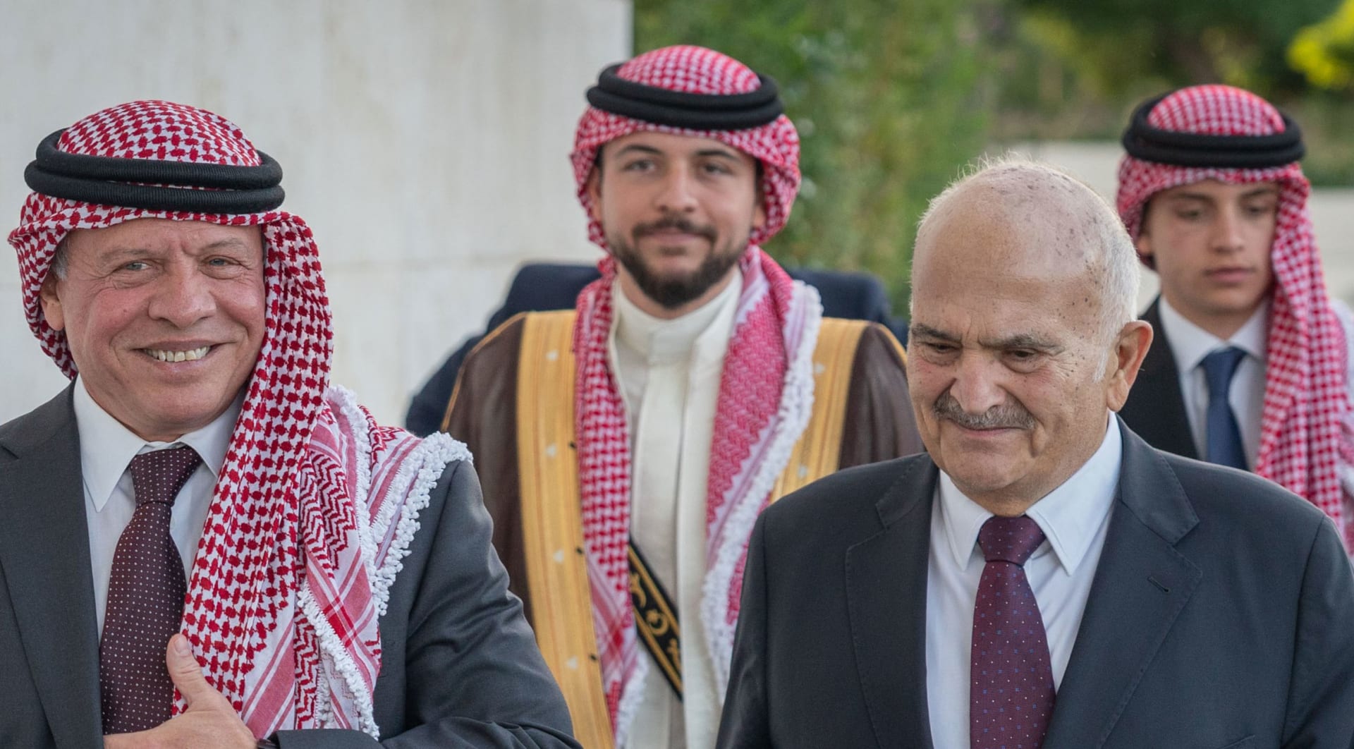 ماذا نعلم عن ولي عهد الأردن بيوم زواجه بالسعودية رجوة آل سيف؟