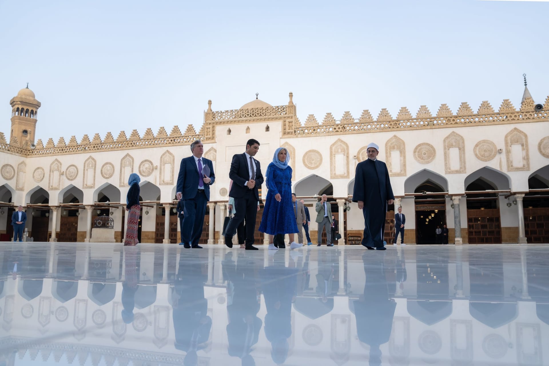 جيل بايدن تزور الأزهر.. وتشكر انتصار السيسي على "الاستقبال الحار في أم الدنيا"