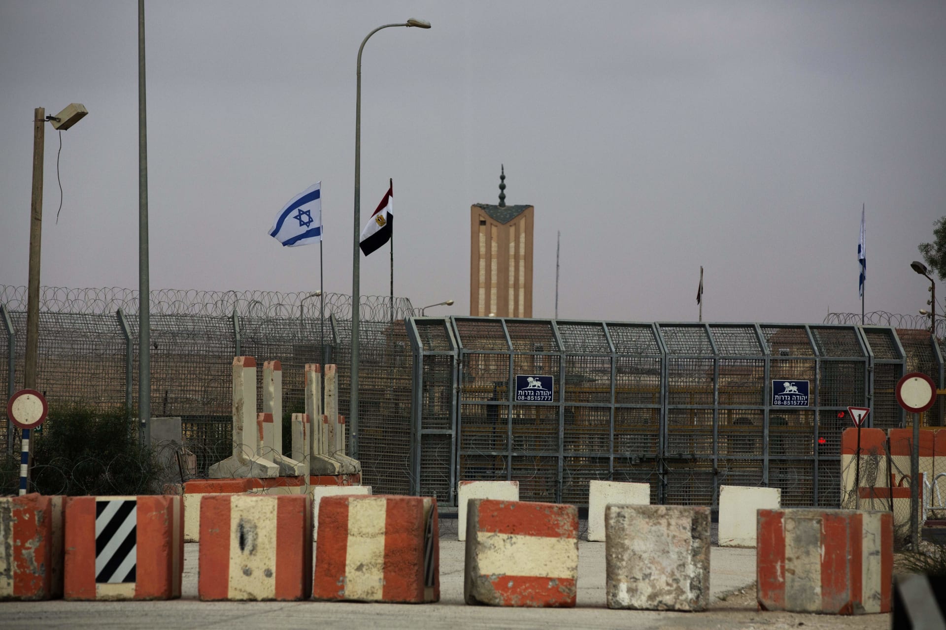 إسرائيل: وفاة جندي ثالث متأثرا بجراحه بعد الاشتباك مع المتسلل على حدود مصر السبت