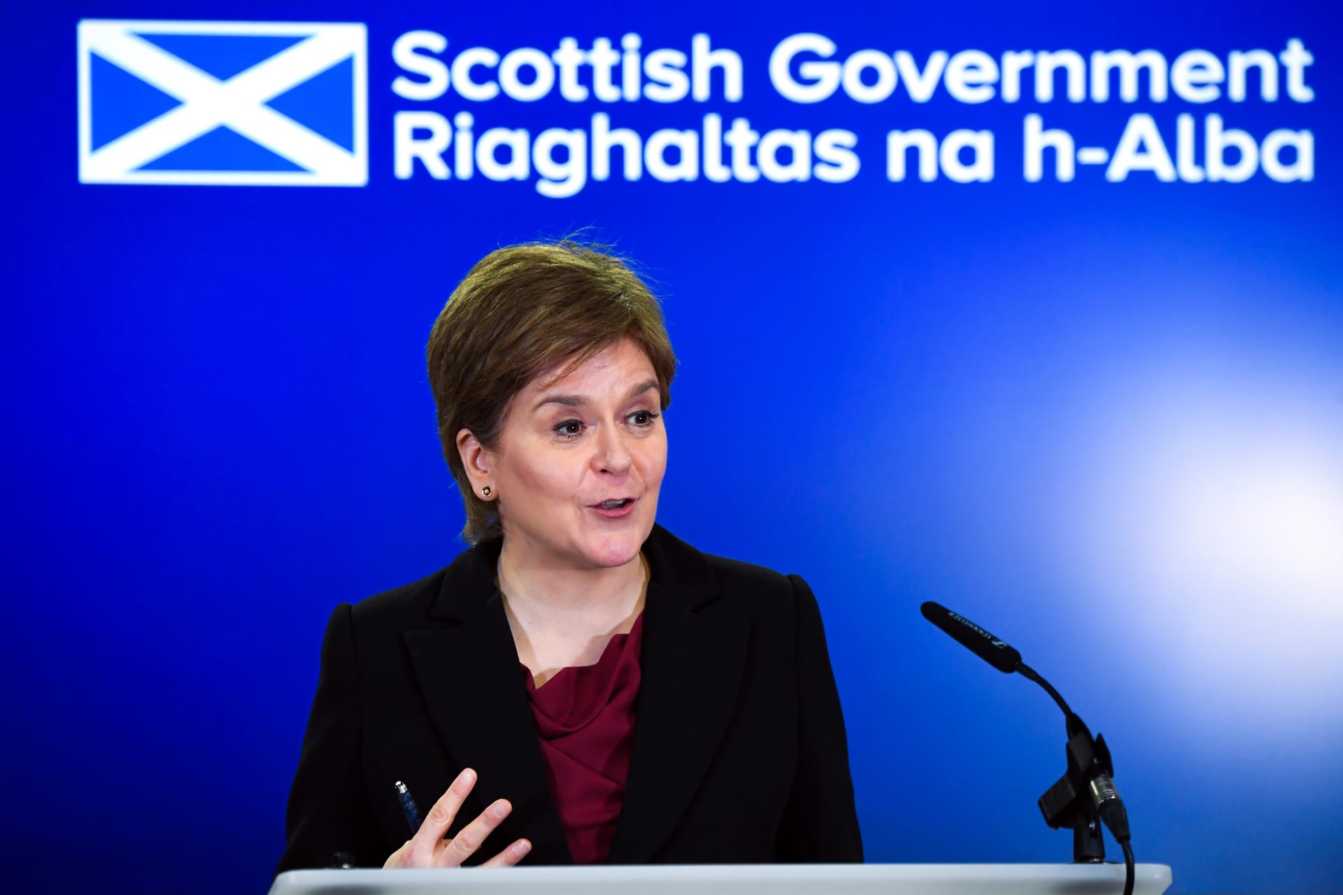 القبض على نيكولا ستورجين رئيسة وزراء اسكتلندا السابقة للتحقيق في الشؤون المالية لحزبها