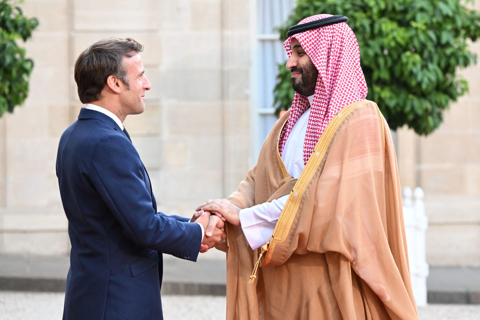 ولي العهد السعودي يغادر إلى فرنسا.. وهذه المناسبات التي سيشارك بها