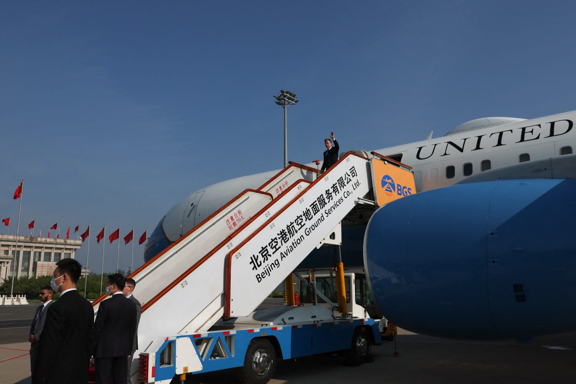 وزير خارجية أمريكا يصل بكين لإعادة فتح قنوات الاتصال مع الصين وسط التوترات 