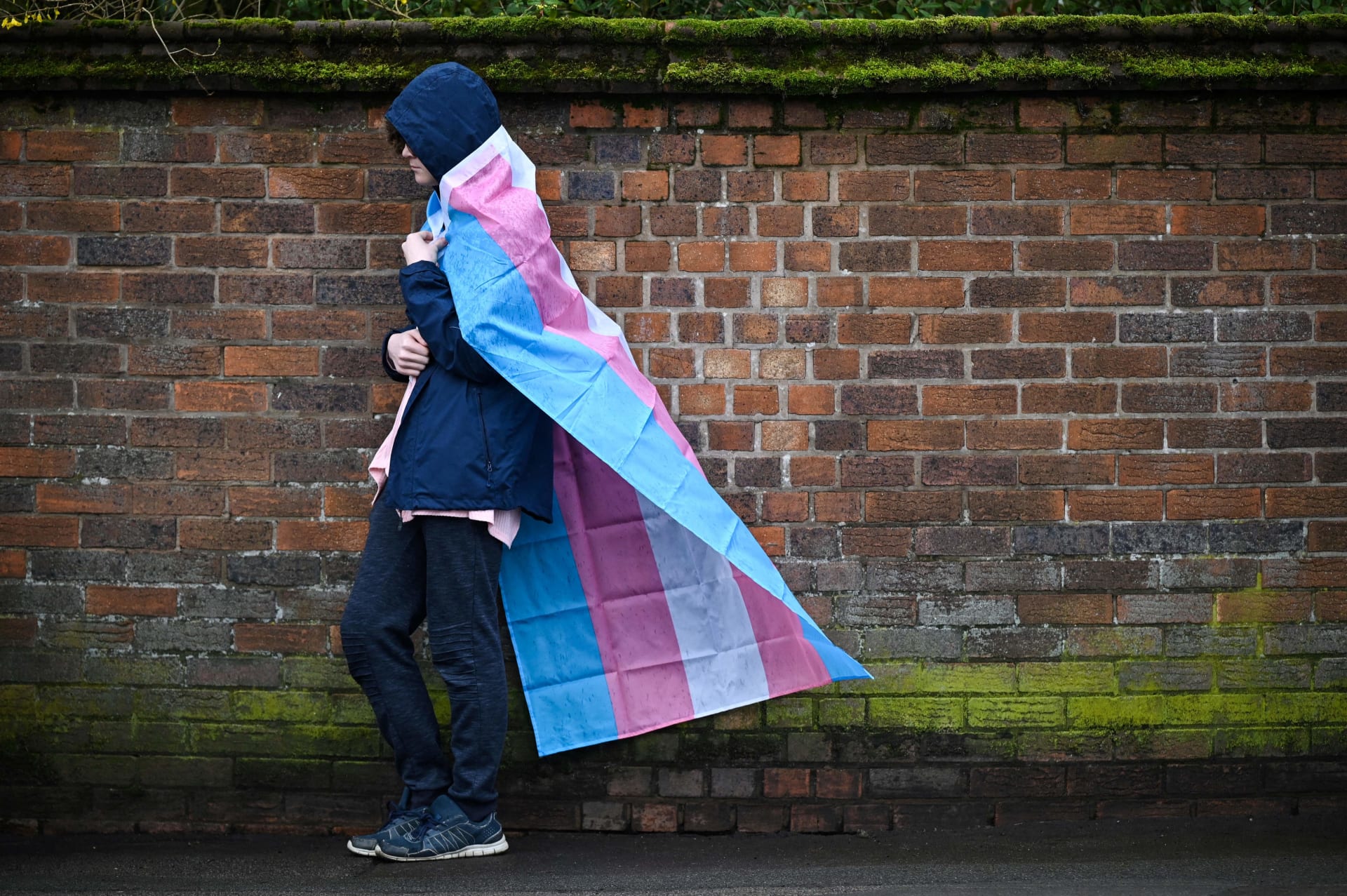 دراسة دنماركية تكشف: المتحولون جنسياً يواجهون مخاطر أعلى بشكل ملحوظ للانتحار