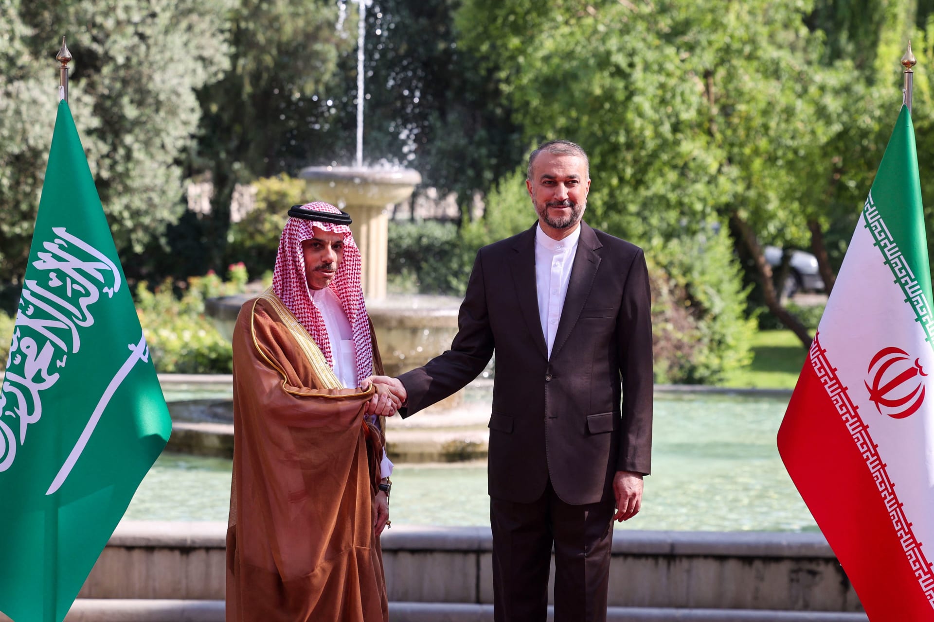 اتصال هاتفي جديد بين وزيري خارجية السعودية وإيران.. ماذا بحثا؟؟