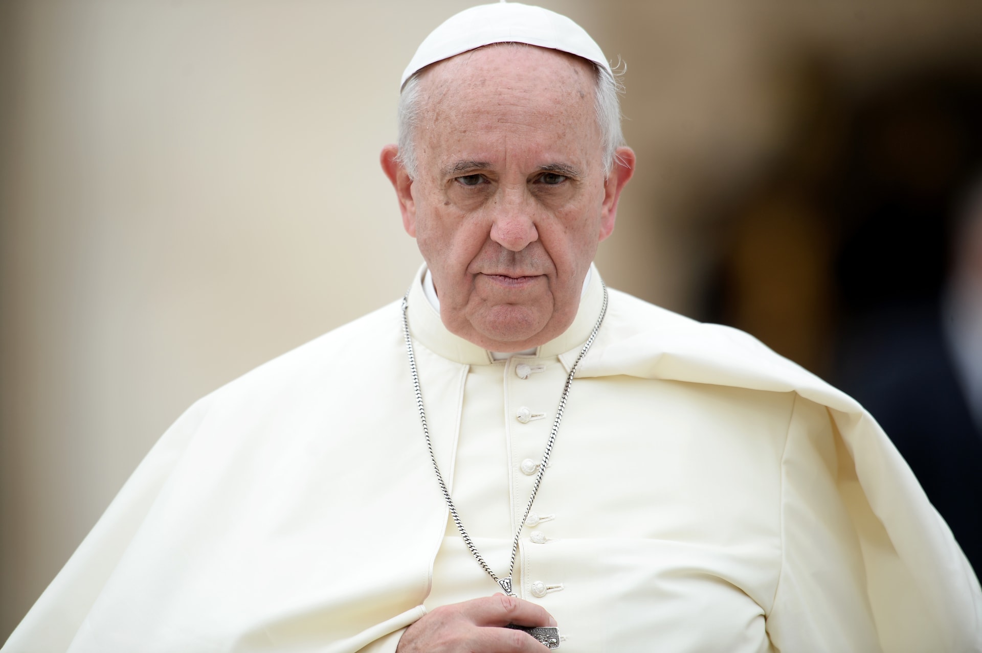 بابا الفاتيكان يندد بحرق نسخة من المصحف: أشعر بالغضب والاشمئزاز