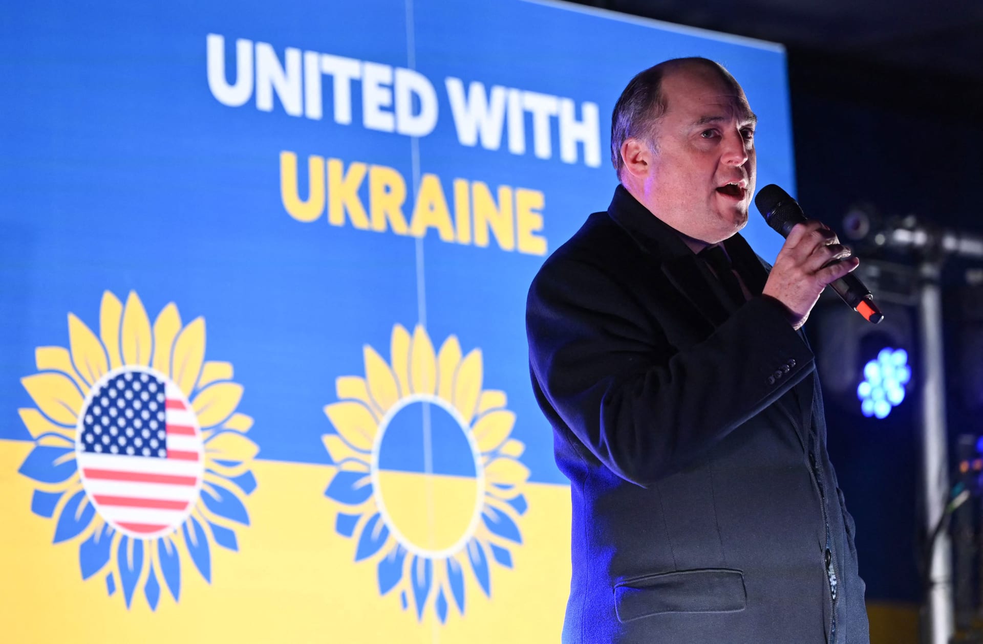 "لسنا أمازون".. وزير دفاع بريطانيا يرد على طلبات أوكرانيا من الأسلحة