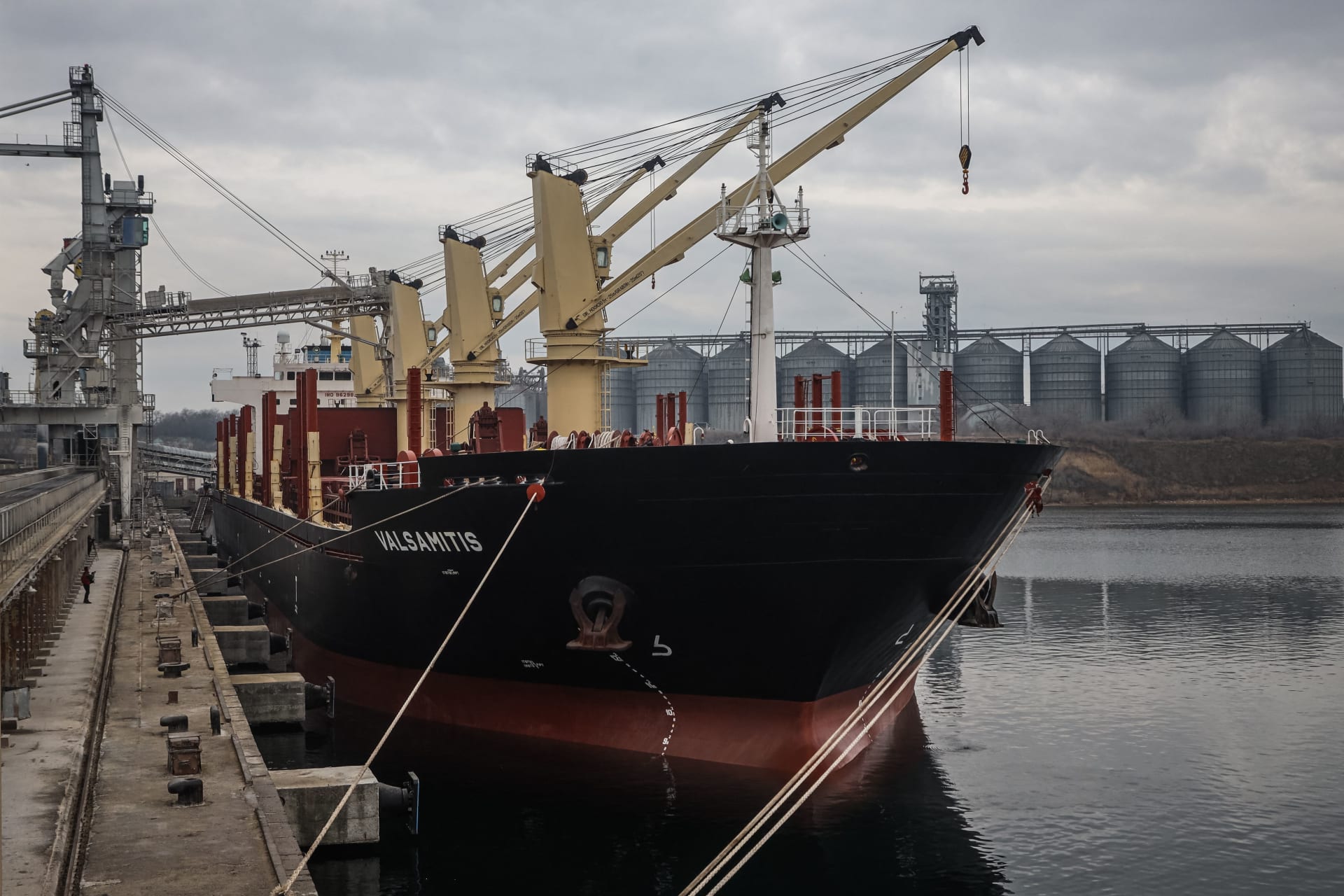 بعد الانسحاب من صفقة الحبوب.. روسيا تزيل ضمانات الملاحة الآمنة في البحر الأسود