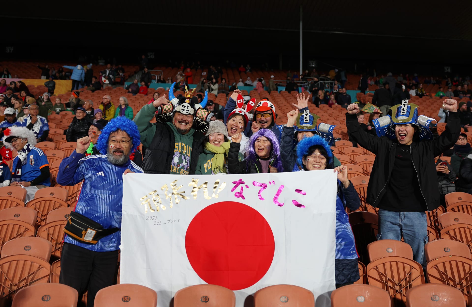 جماهير منتخب اليابان تخطف الأنظار مجدداً في أكبر بطولات العالم.. ماذا فعلت؟