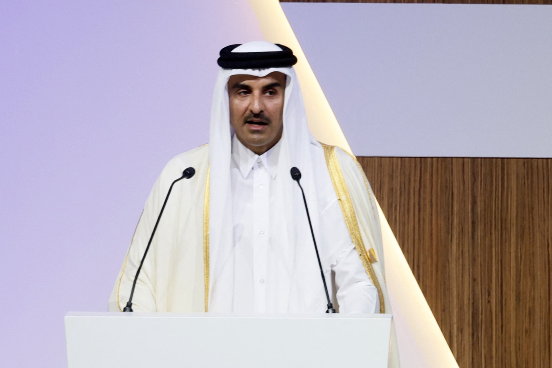 أمير قطر ونائبه ورئيس الوزراء يعزون الرئيس الإماراتي بوفاة الشيخ سعيد بن زايد