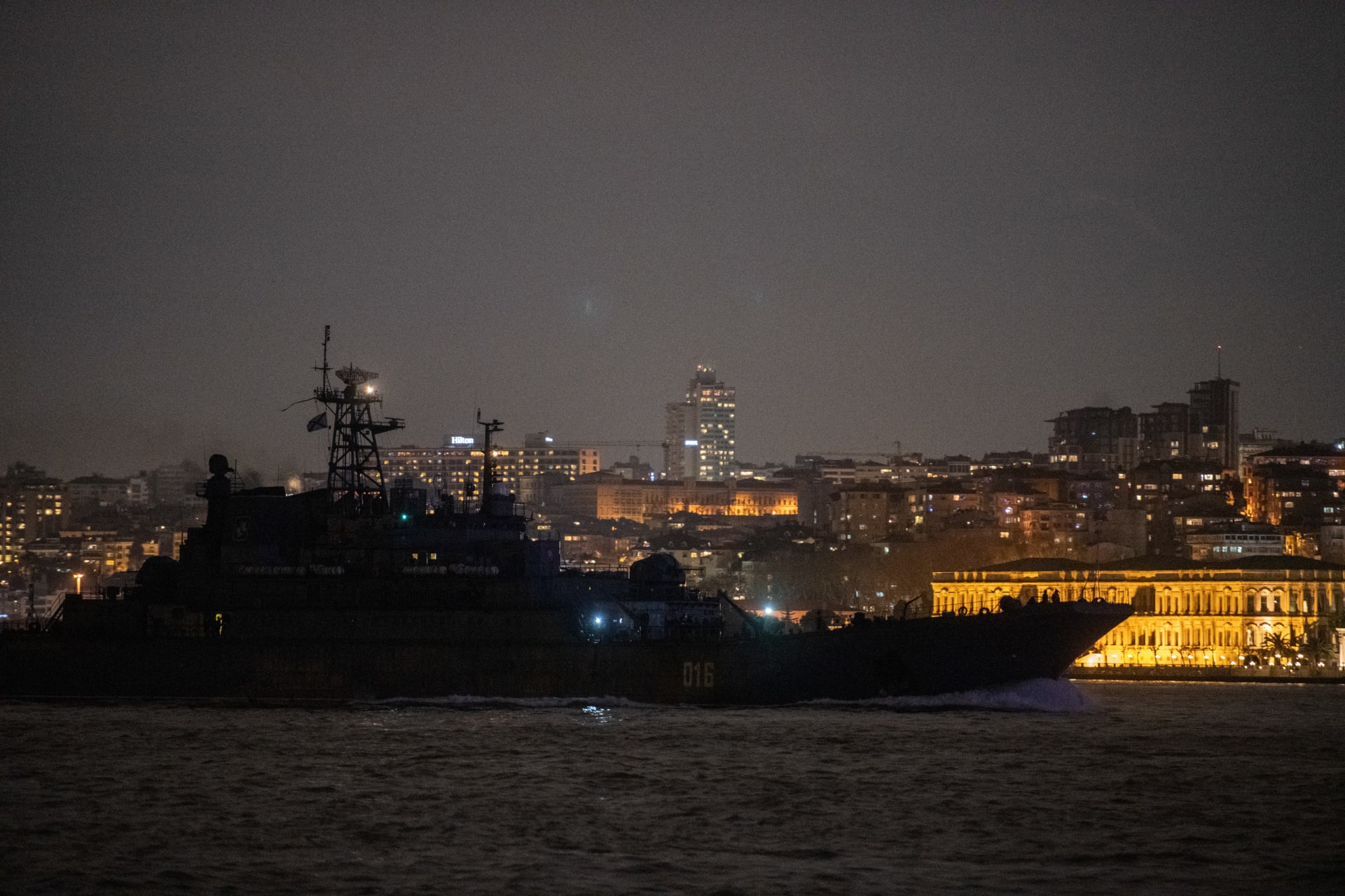 كيف استطاعت المسيرات الأوكرانية التصدي للقوات البحرية الروسية في البحر الأسود؟