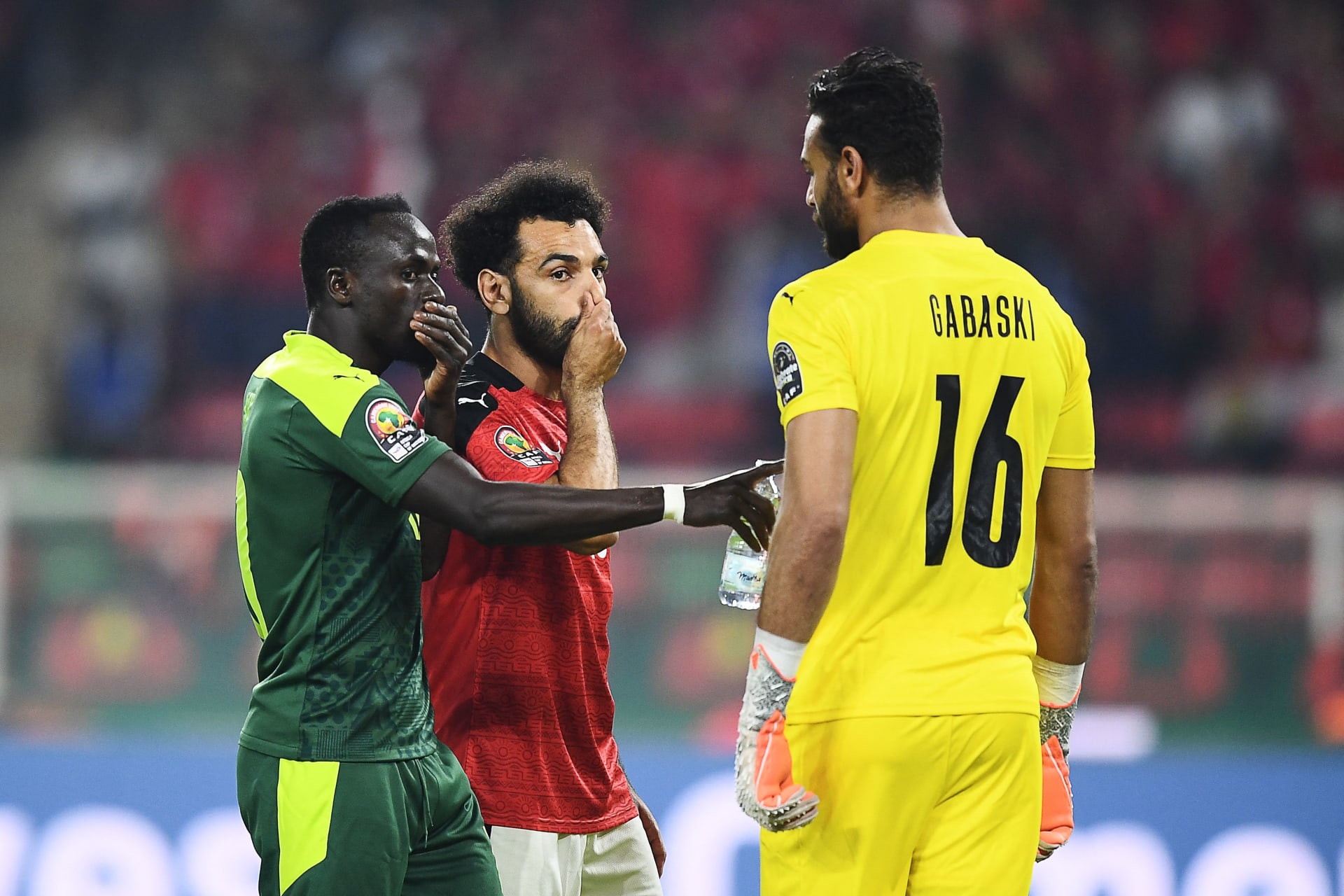 "لا يمتلك كأس إفريقيا".. تفاعل مع رد ساديو ماني على شخص سأله عن محمد صلاح