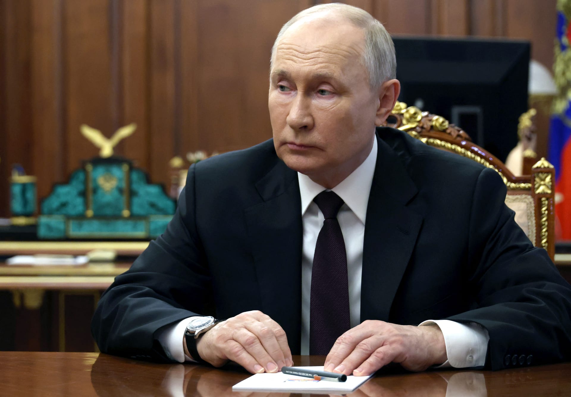 "بوتين يصدم واشنطن".. تفاعل على تصريح رئيس روسيا عن "التخلي عن الدولار كعملة عالمية عملية لا رجعة فيها"