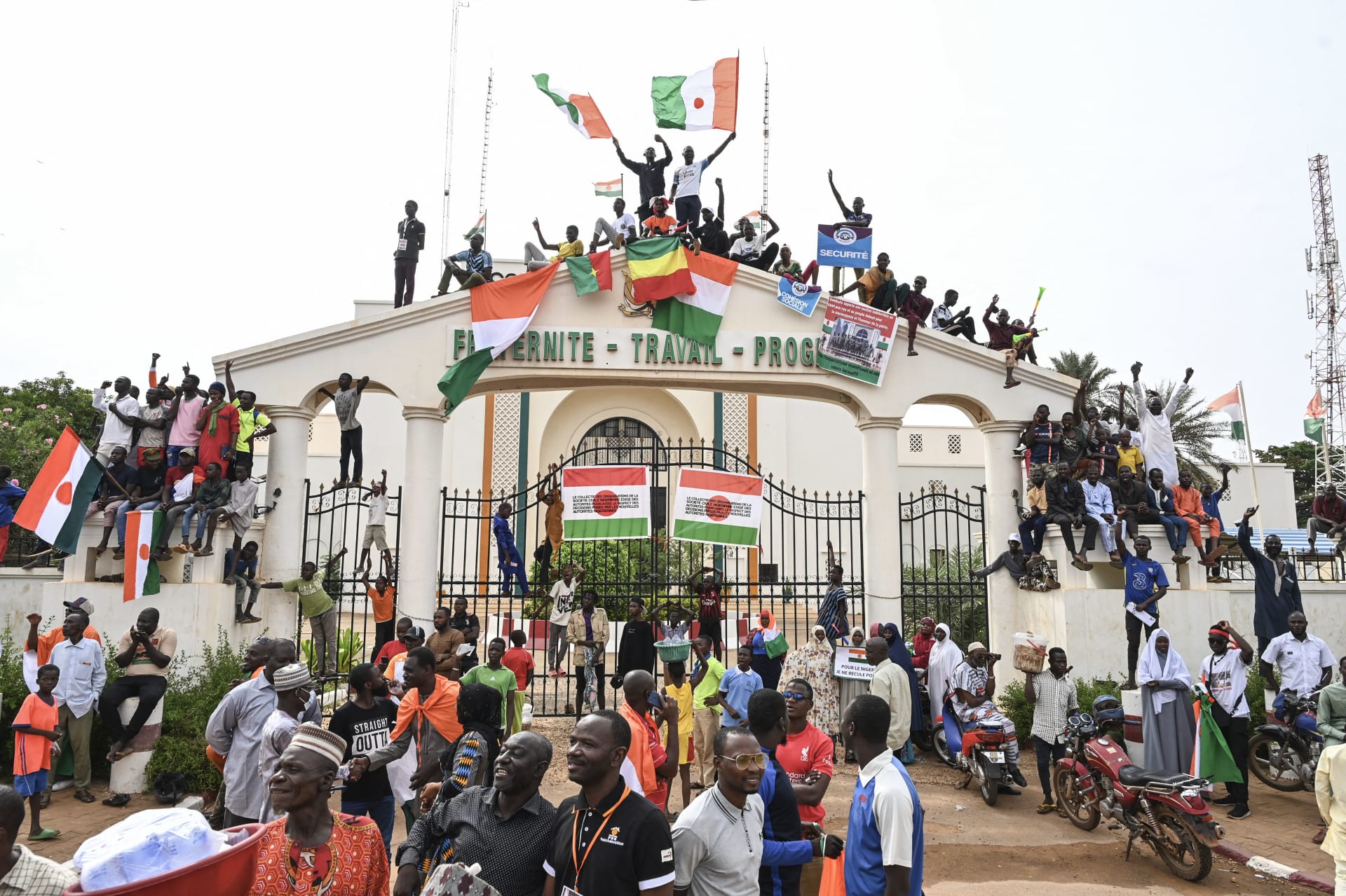 النيجر تأمر سفراء دول غربية وإفريقية بمغادرة البلاد خلال 48 ساعة