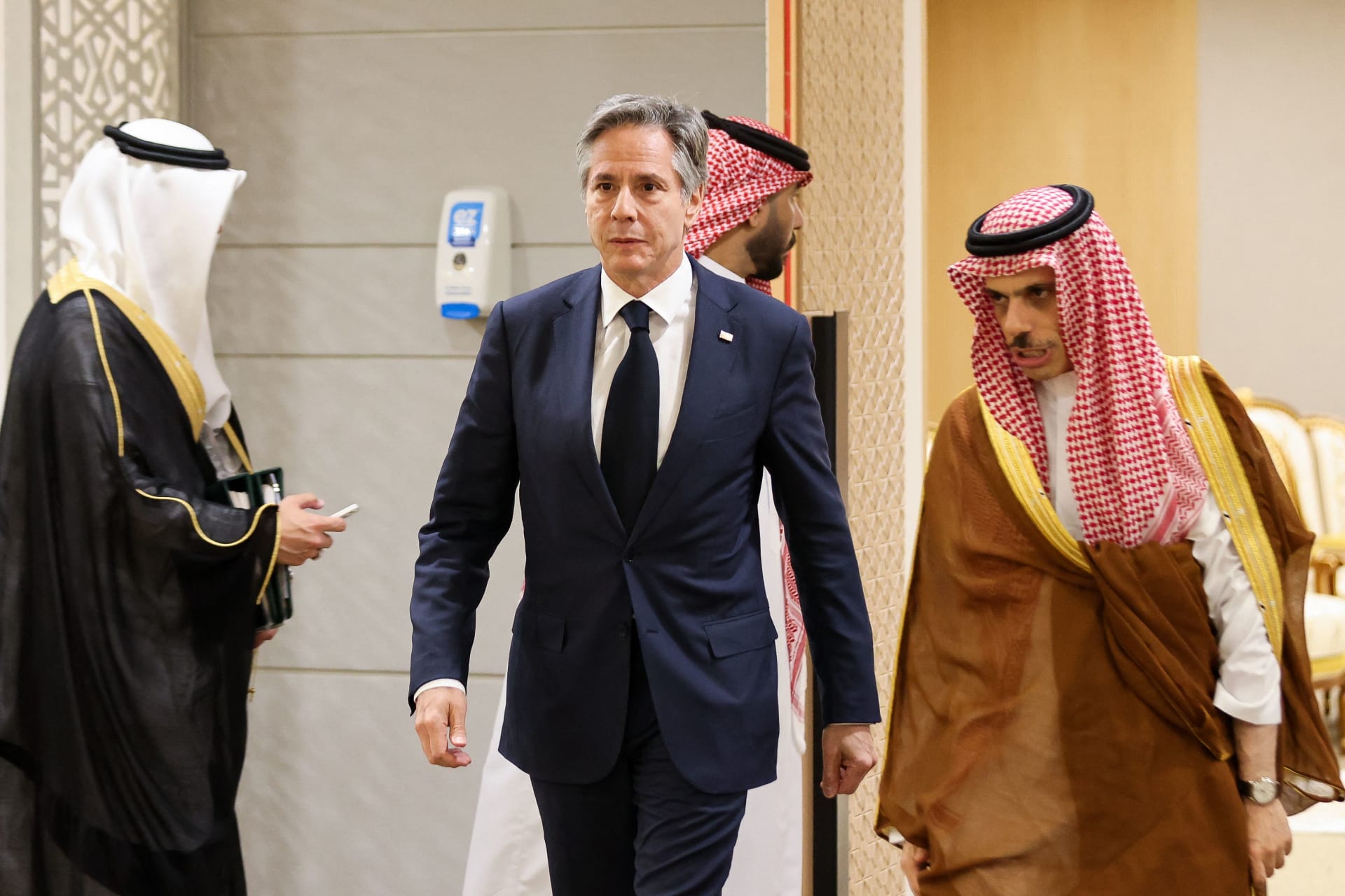 السعودية والمضي بالتطبيع مع إسرائيل.. تقرير صحيفة إسرائيلية يثير تفاعلا