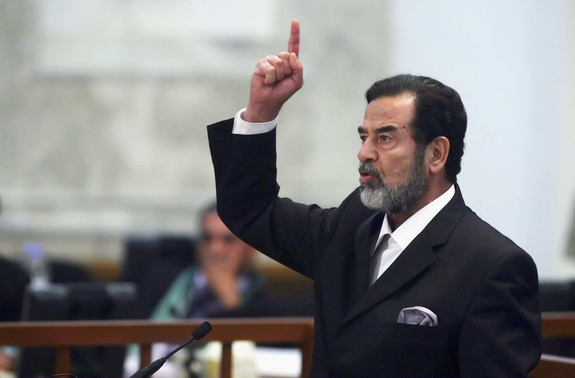 إياد علاوي يتحدث عن صدام حسين.. ماذا قال عن أمواله وأملاكه؟