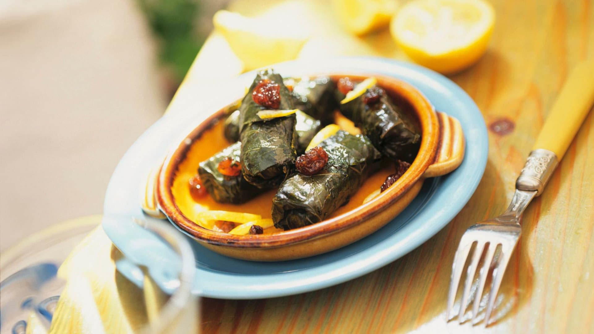 إليك 9 أطباق يونانية يجب عليك تجربتها