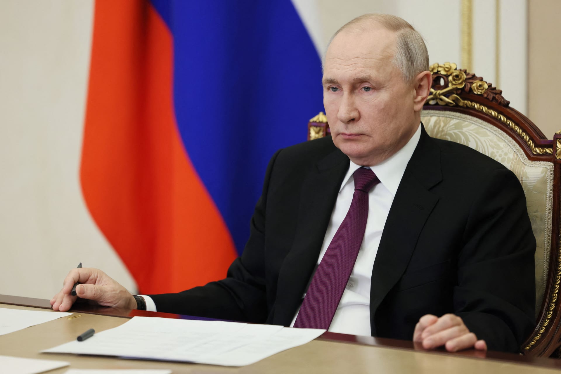بوتين يوقع مرسوما يسمح للأوكرانيين بالدخول والخروج من روسيا بدون تأشيرة