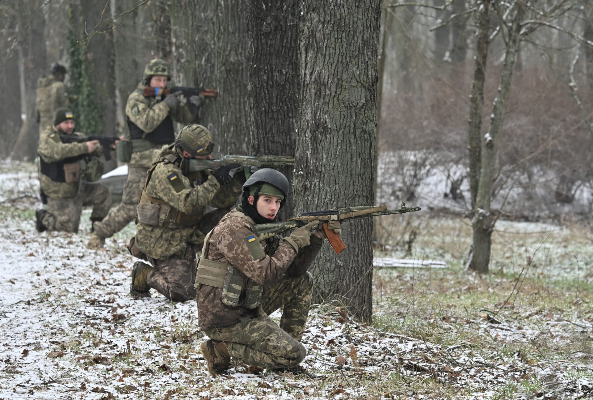 "عباءة التخفي".. أوكرانيا تعلن عن وسيلة جديدة لحماية الجنود خلال القتال