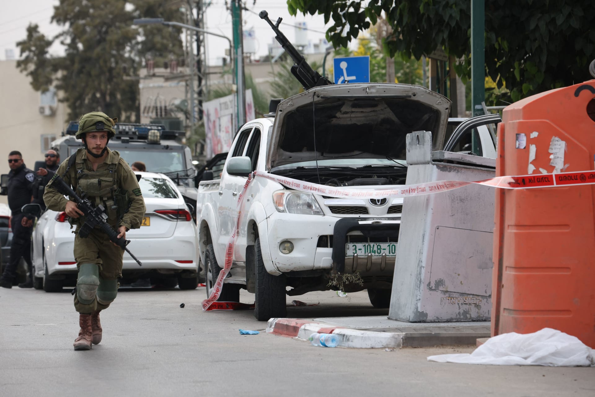 الجيش الإسرائيلي لـCNN: عدد المدنيين الذين في أيدي حماس "غير مسبوق"