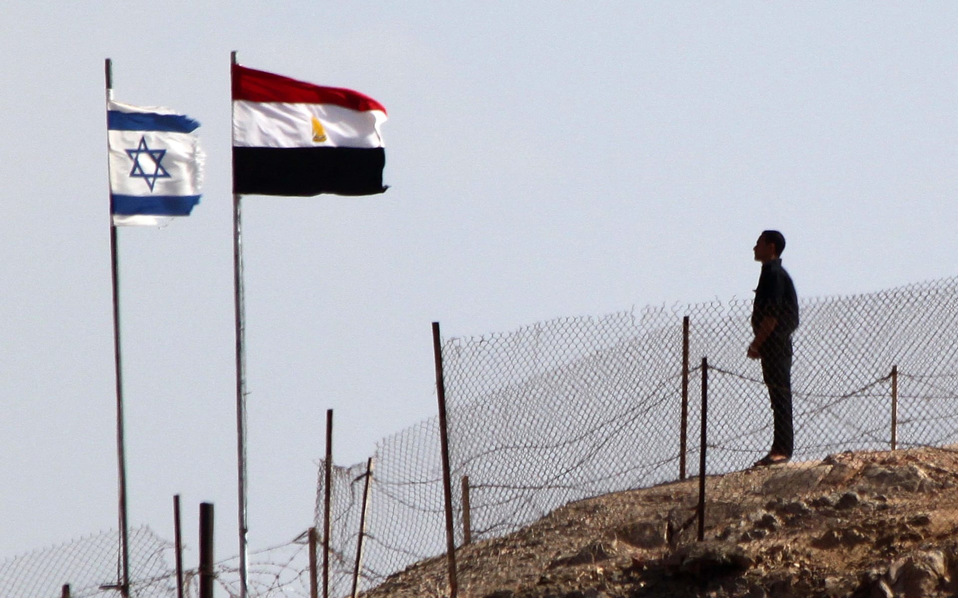 سفيرة إسرائيل لدى القاهرة: سيناء أرض مصرية.. ولم نطلب من الفلسطينيين الانتقال إليها