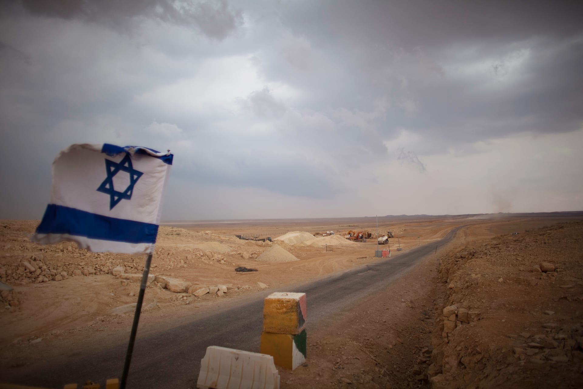 إعلامي إسرائيلي يثير تفاعلا بتدوينة "توطين الفلسطينيين في سيناء" وما هو المقابل