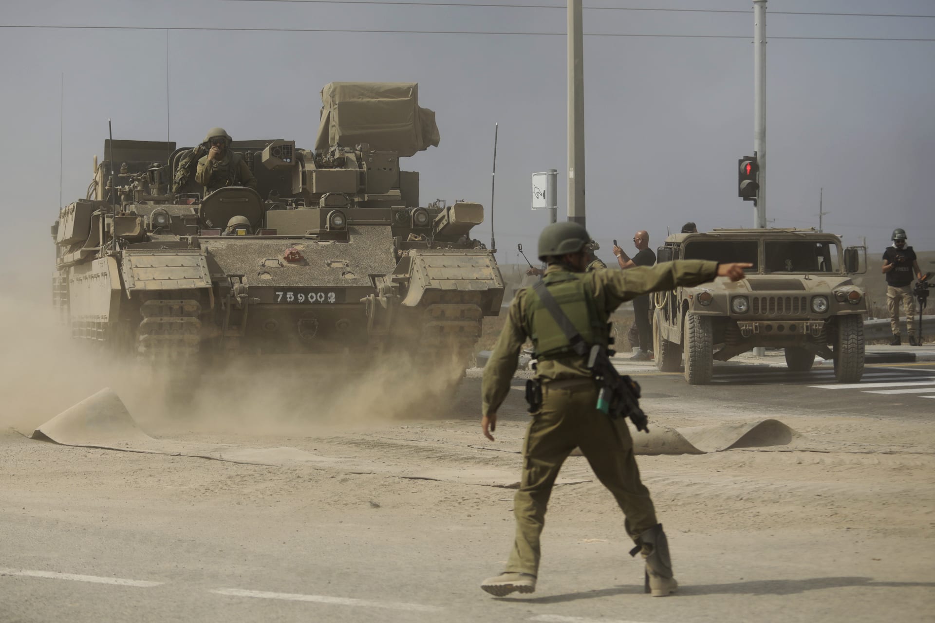 تحديث مباشر.. إسرائيل تعلق على موعد بدء عملياتها البرية بغزة و300 قتيل بالقطاع بـ24 ساعة 