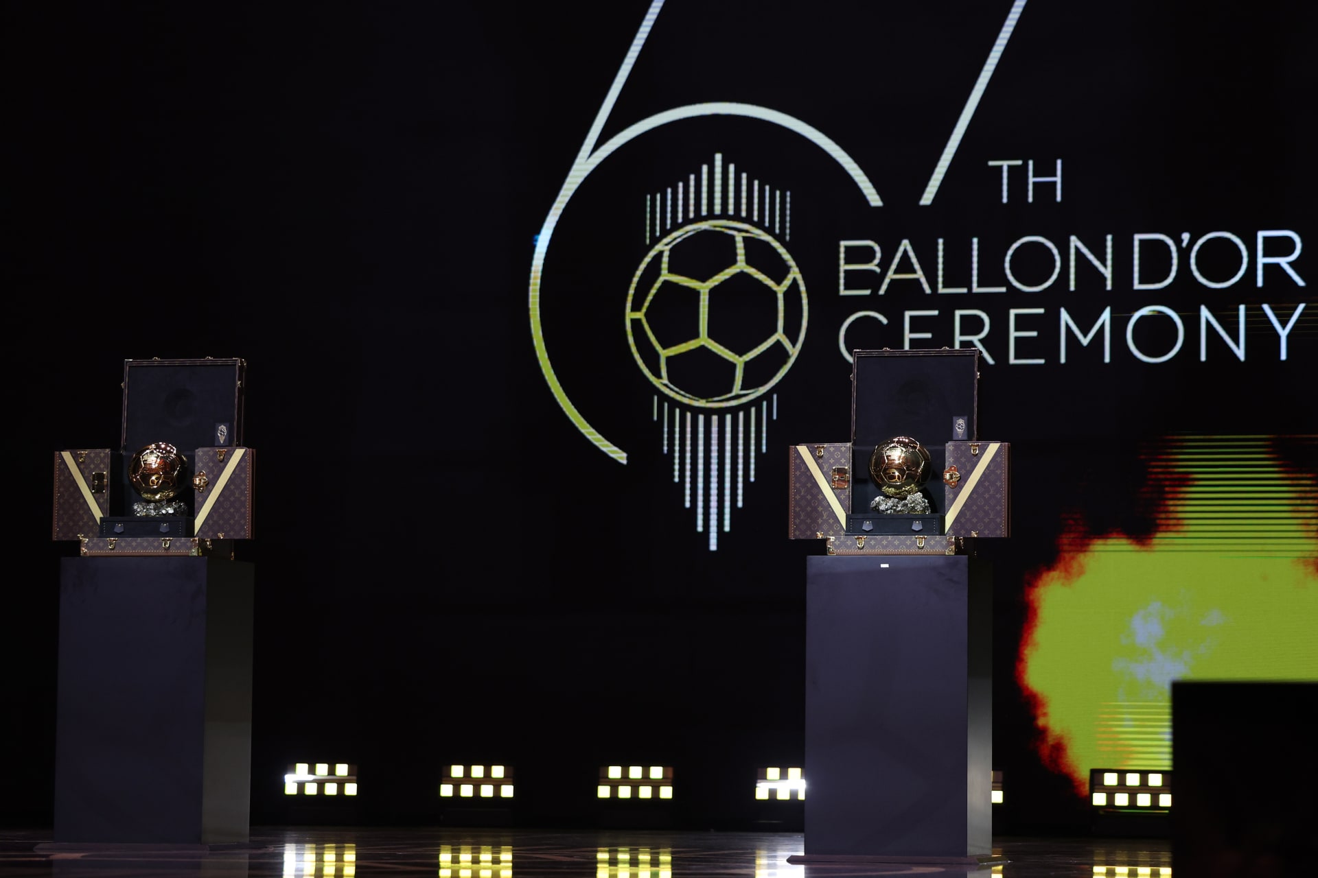 الكشف عن الفائزين بجوائز الكرة الذهبية.. وهذا مركز محمد صلاح وكريم بنزيما