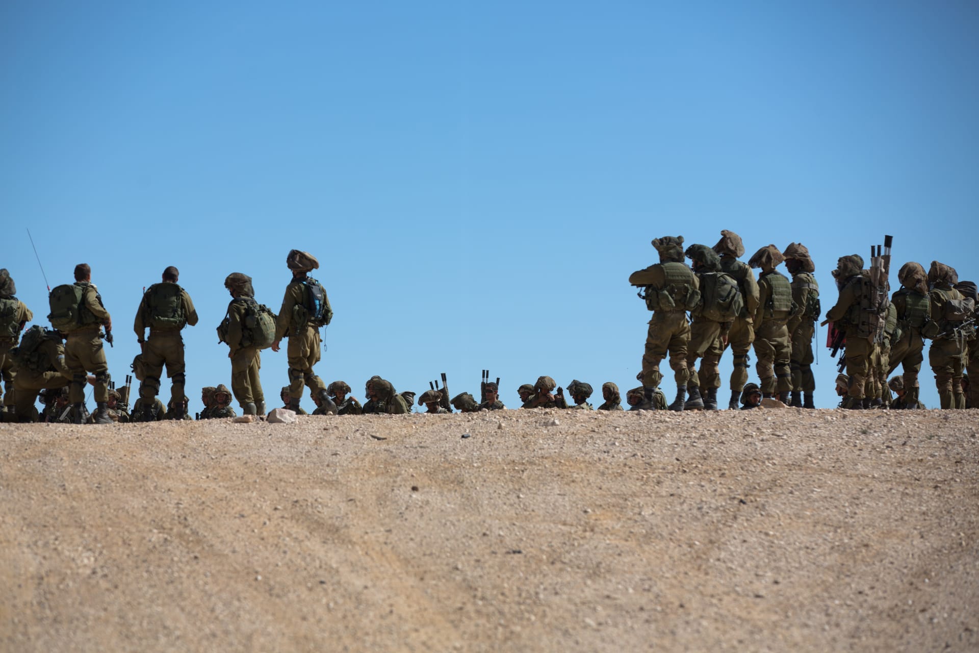 آخر تورات غزة وإسرائيل.. بالصور: قطع حربية إسرائيلية في البحر الأحمر