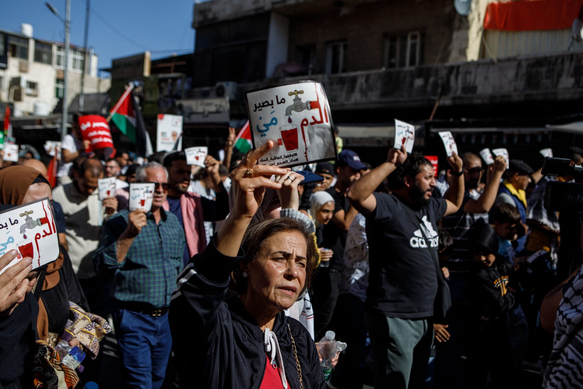 الحكومة الأردنية: تم توقيف 25 شخصا بسبب "تجاوزات" واعتداءات على الأمن الممتلكات