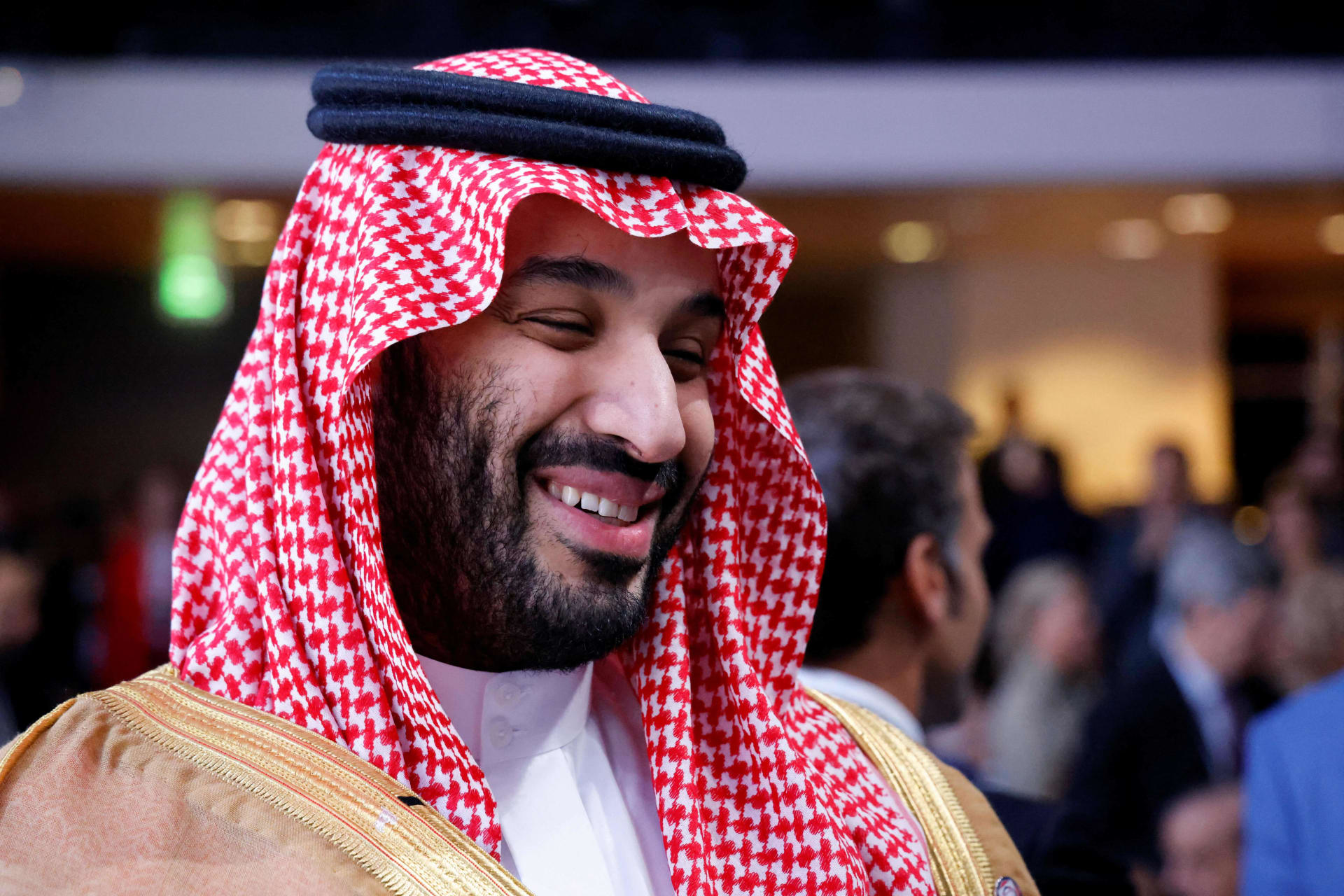 السعودية.. تفاعل على ظهور جديد لمحمد بن سلمان في حفل زفاف ومدير مكتبه يكشف هوية العروسين