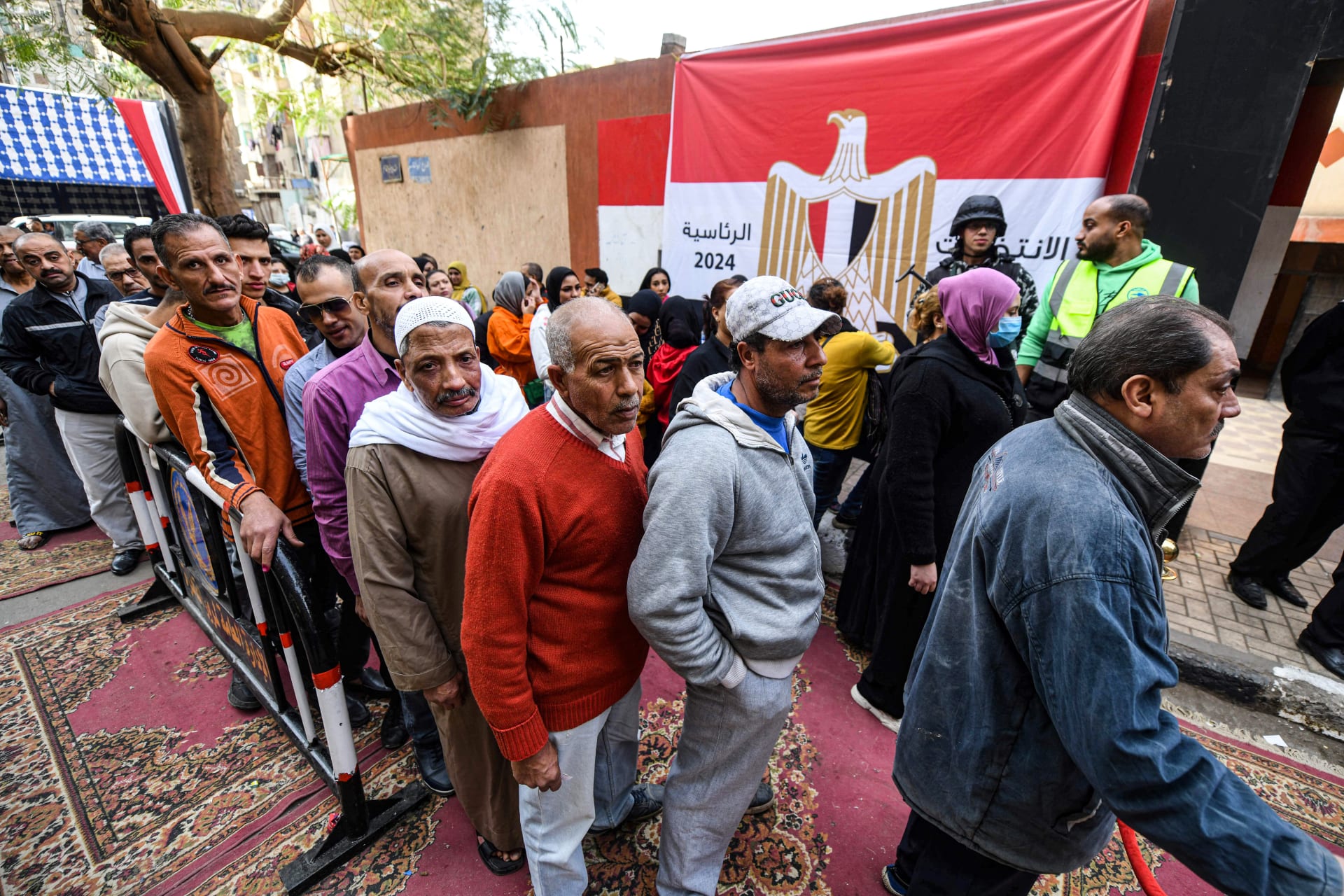 تفاعل على تصريح وزير الأوقاف "مصر اليوم في عيد".. ونجيب ساويرس يُعلق