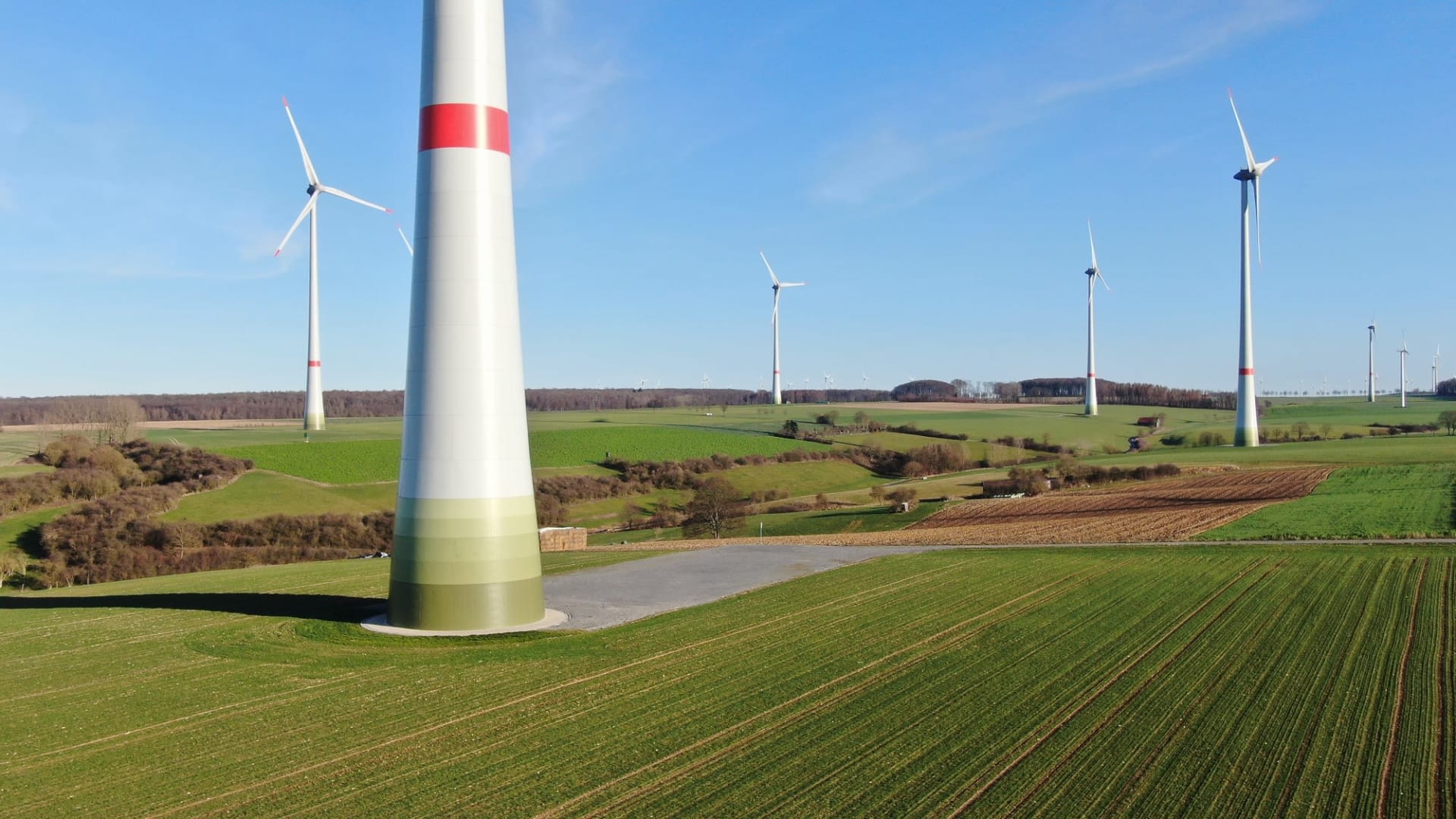 في ألمانيا.. هذا المشروع يقلل الانبعاثات عبر وضع مراكز البيانات داخل توربينات الرياح