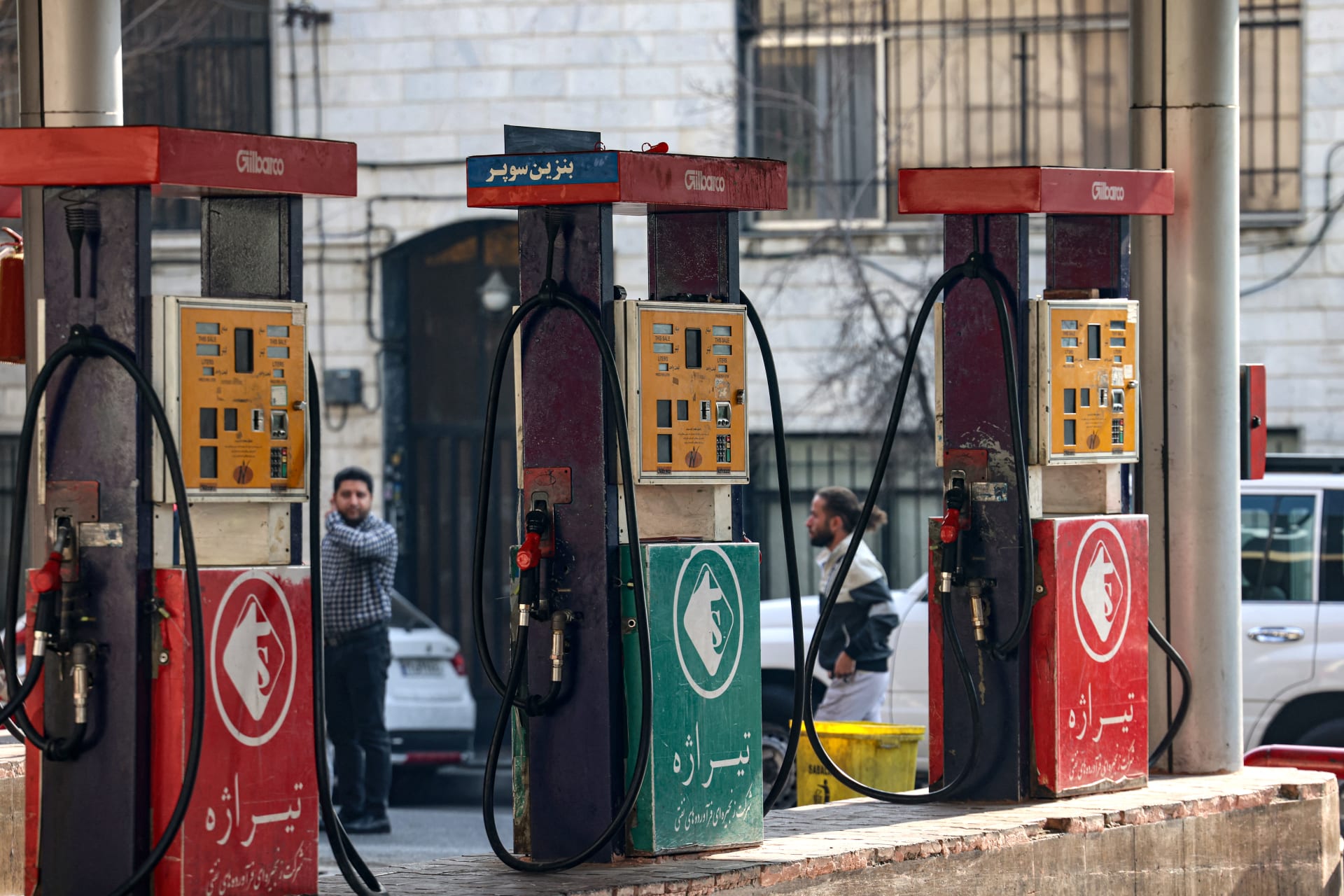 عودة غالبية محطات الوقود في إيران إلى العمل بعد إصابتها بالشلل بسبب هجوم إلكتروني