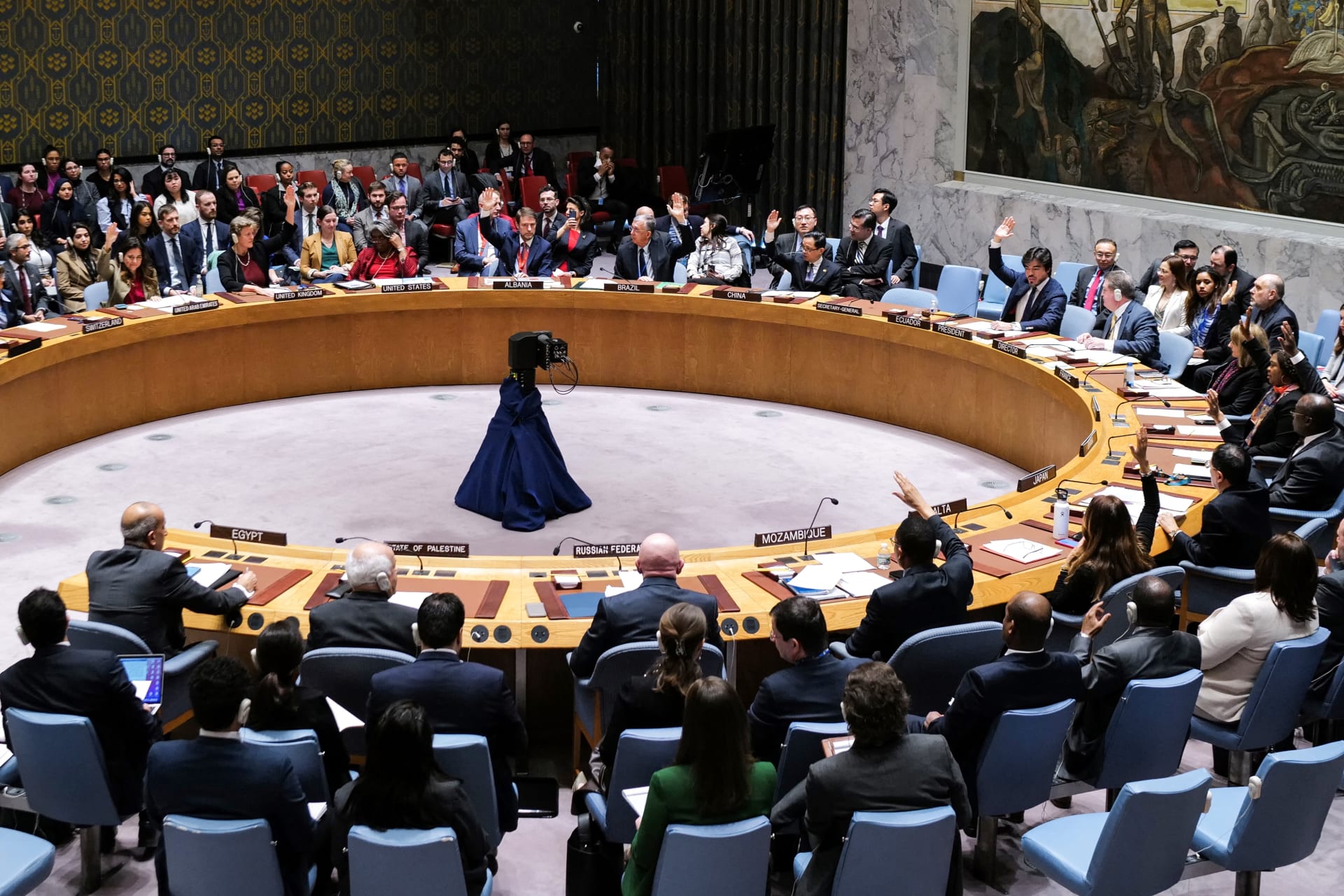 مجلس الأمن يتبنى قرارا يدعو لهدنة إنسانية عاجلة وممتدة في غزة لتمكين إيصال المساعدات