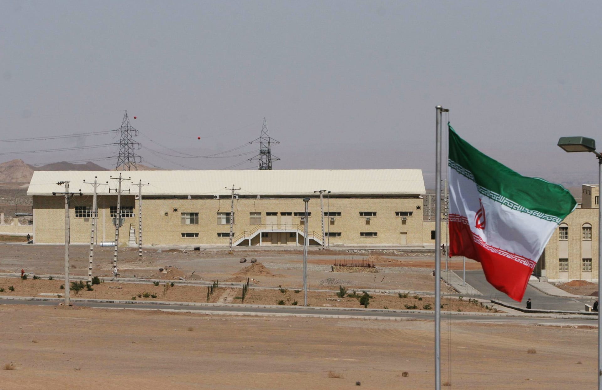 أمريكا و3 دول أوروبية تدين زيادة إيران لمعدل تخصيب اليورانيوم