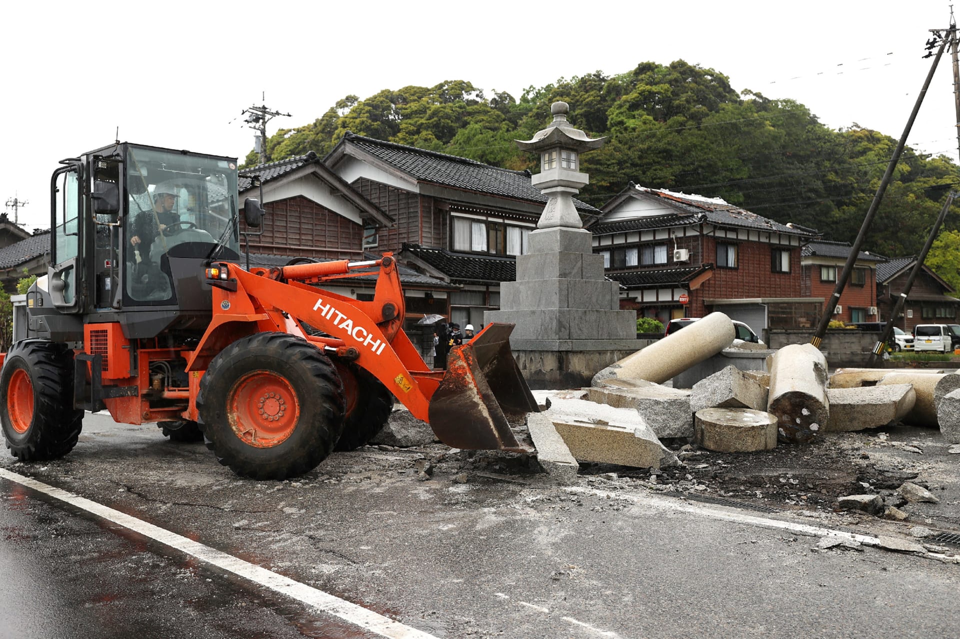 زلزال بقوة 7.5 درجة يضرب غرب اليابان..وتحذيرات من حدوث "تسونامي"