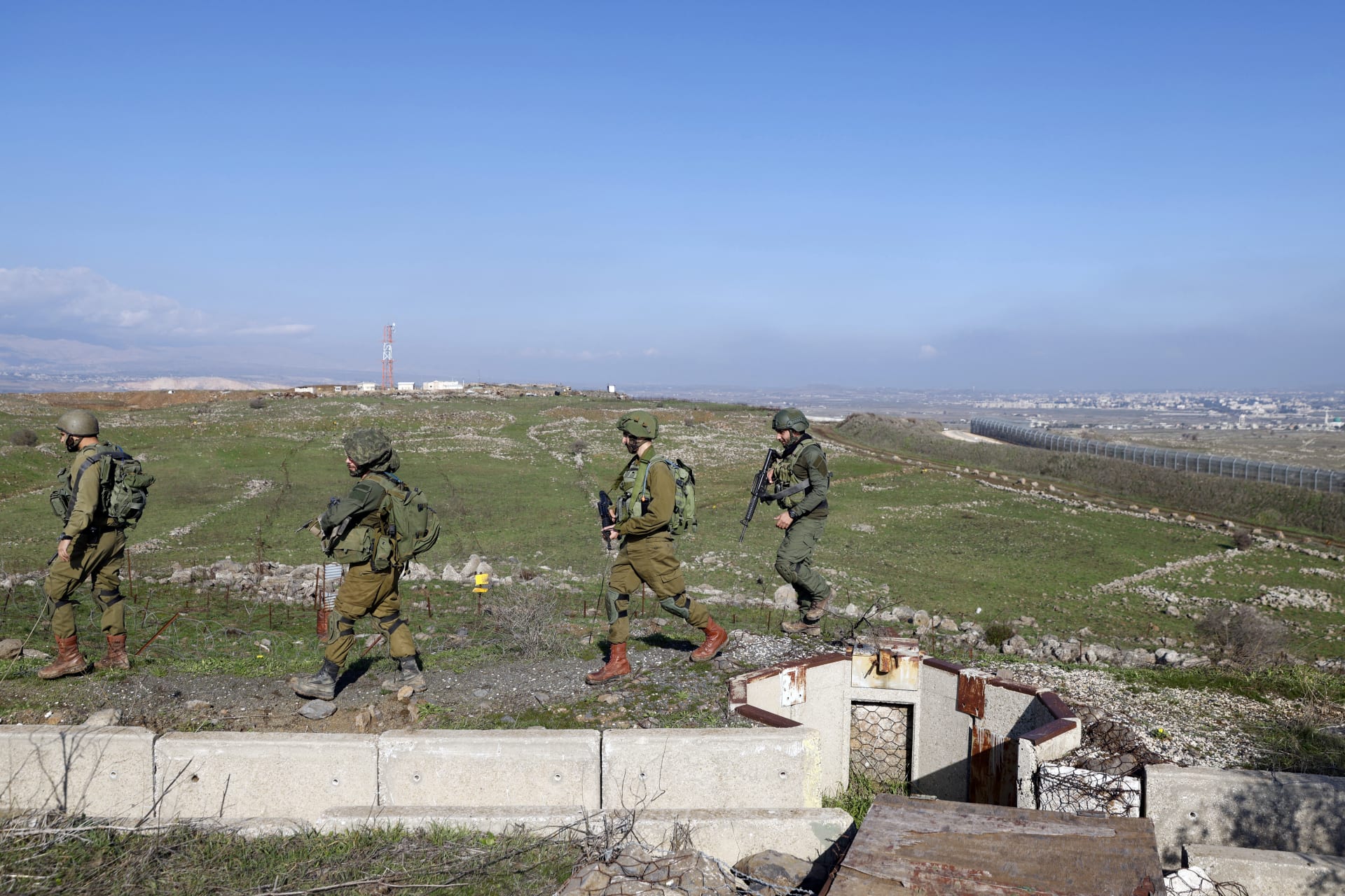 الجيش الإسرائيلي يعلن قصف أهداف للقوات المسلحة السورية وحزب الله